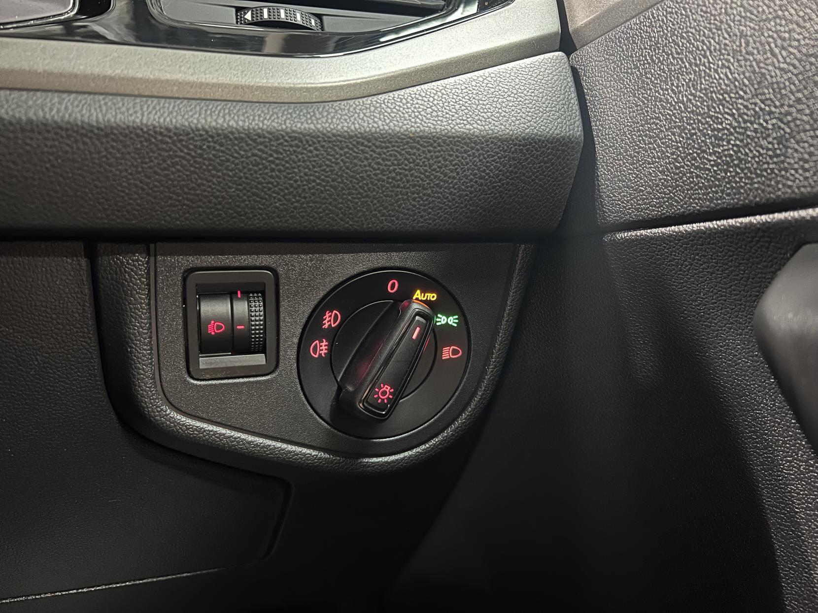 Volkswagen Polo 1.0 TSI Match Hatchback 5dr Petrol DSG Euro 6 (s/s) (95 ps)