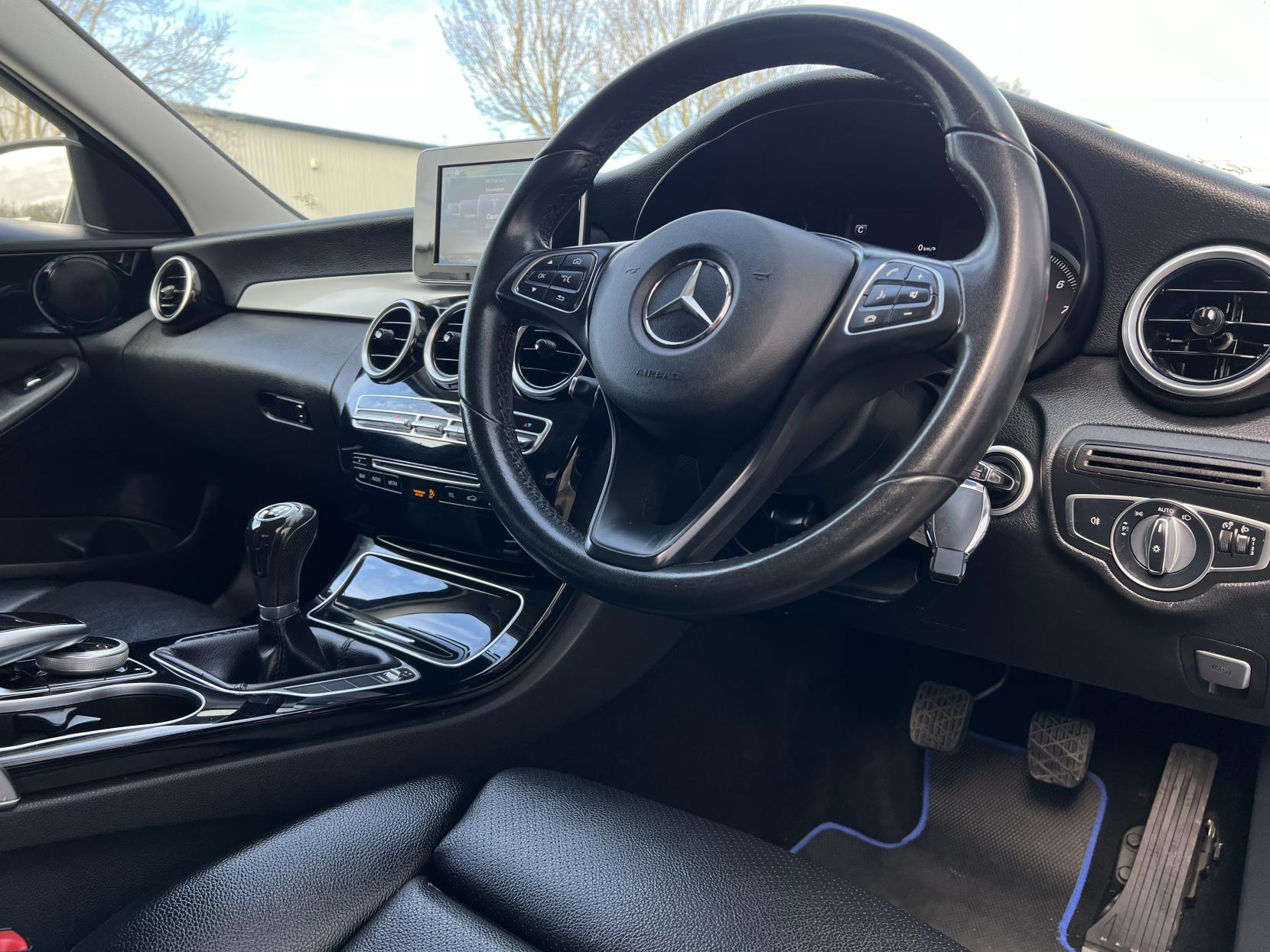 Mercedes-Benz C Class 2.0 C200 SE Saloon 4dr Petrol Manual Euro 6 (s/s) (184 ps)