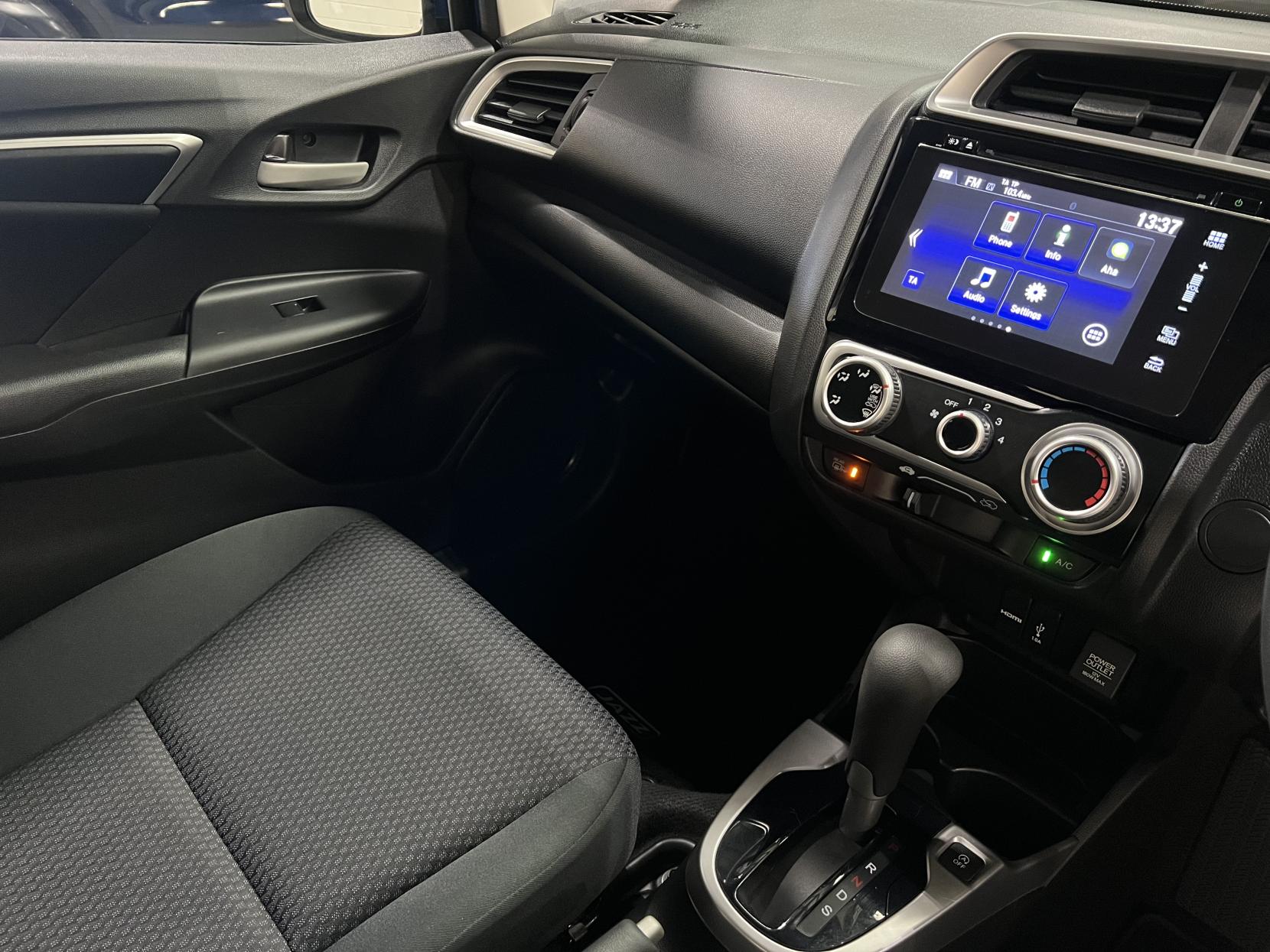 Honda Jazz 1.3 i-VTEC SE Hatchback 5dr Petrol CVT Euro 6 (s/s) (102 ps)