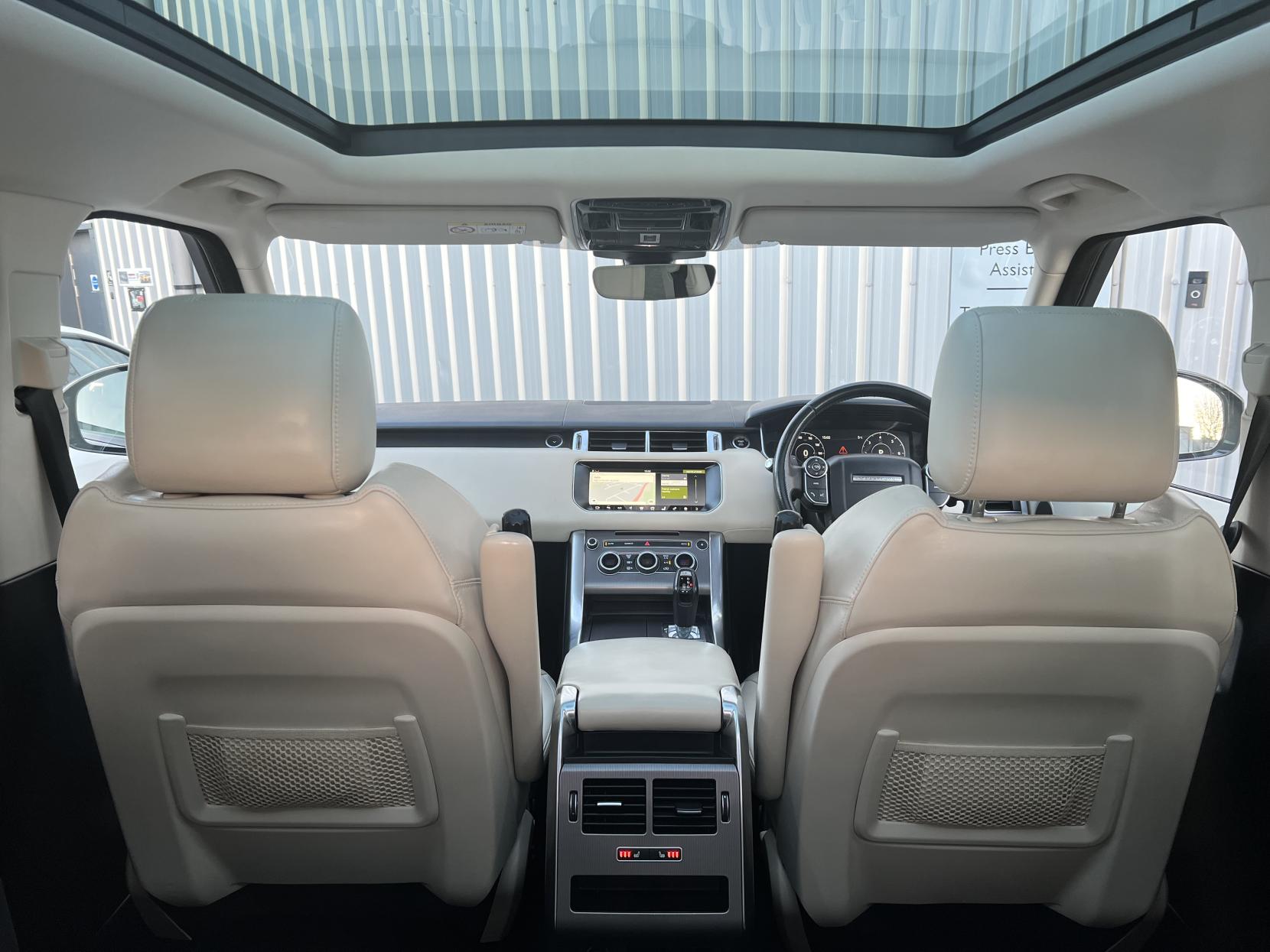 Land Rover Range Rover Sport 3.0 SD V6 HSE SUV 5dr Diesel Auto 4WD Euro 6 (s/s) (306 ps)