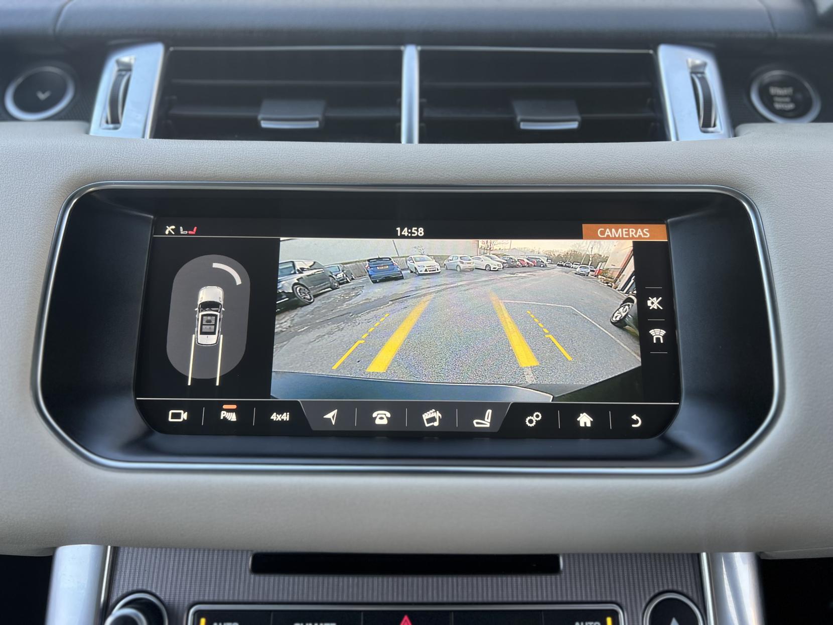 Land Rover Range Rover Sport 3.0 SD V6 HSE SUV 5dr Diesel Auto 4WD Euro 6 (s/s) (306 ps)