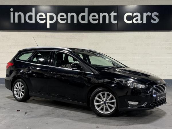 Ford Focus 1.6 TDCi ECOnetic Titanium Navigator Hatchback 5dr Diesel Manual Euro 5 (s/s) (105 ps)