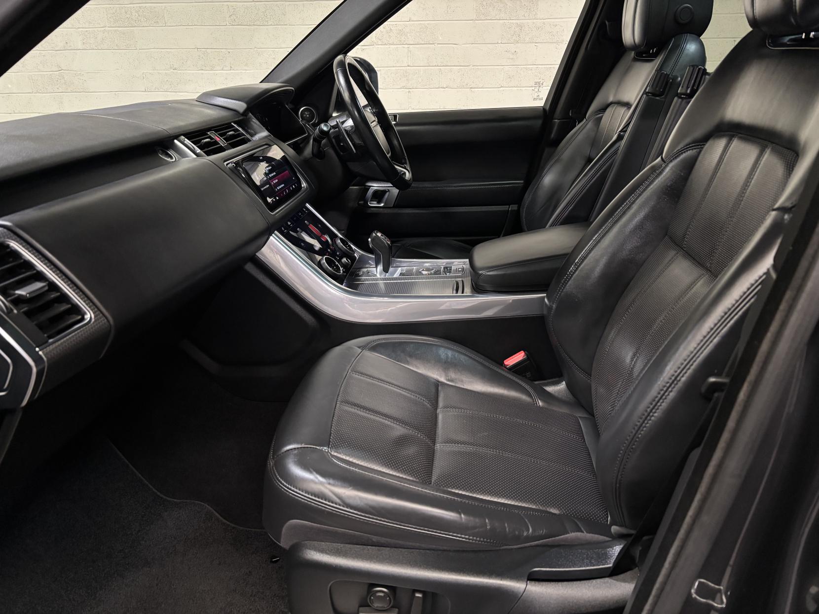 Land Rover Range Rover Sport 3.0 SD V6 HSE Dynamic SUV 5dr Diesel Auto 4WD Euro 6 (s/s) (306 ps)