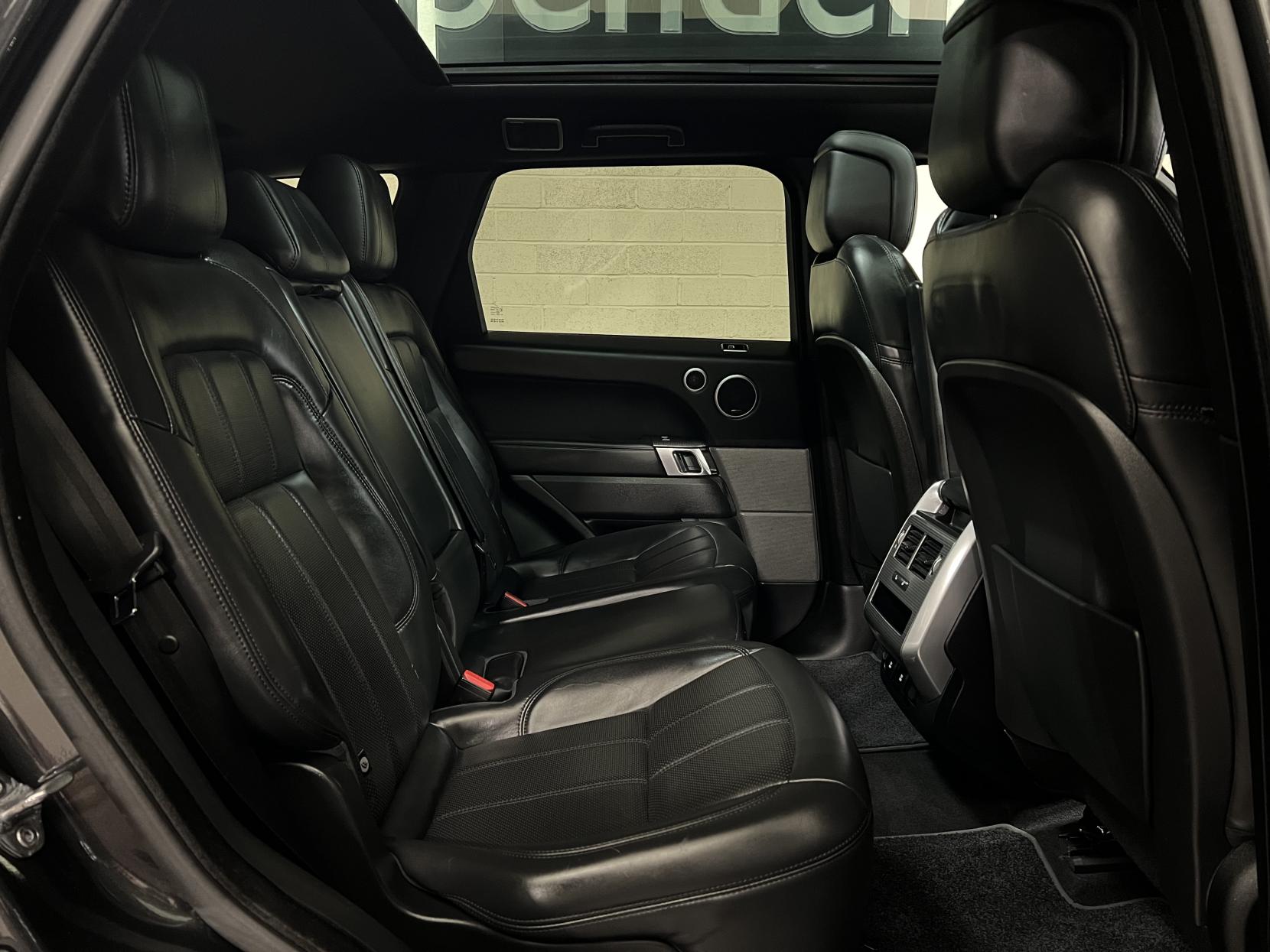 Land Rover Range Rover Sport 3.0 SD V6 HSE Dynamic SUV 5dr Diesel Auto 4WD Euro 6 (s/s) (306 ps)