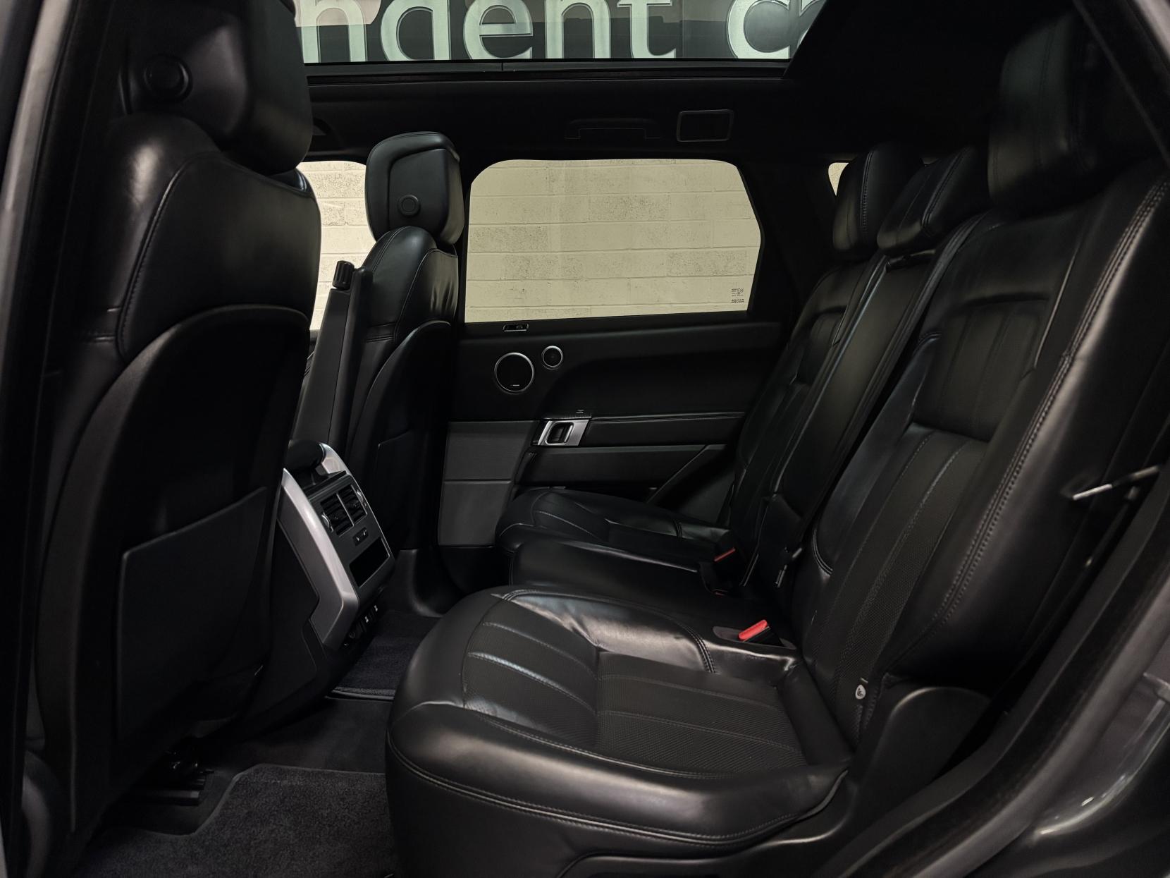 Land Rover Range Rover Sport 3.0 SD V6 HSE Dynamic SUV 5dr Diesel Auto 4WD Euro 6 (s/s) (306 ps)