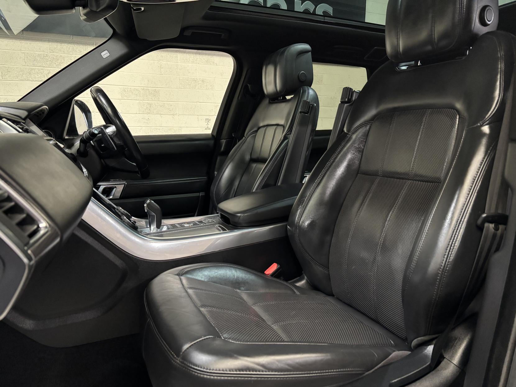 Land Rover Range Rover Sport 3.0 SD V6 HSE Dynamic SUV 5dr Diesel Auto 4WD Euro 6 (s/s) (306 ps)