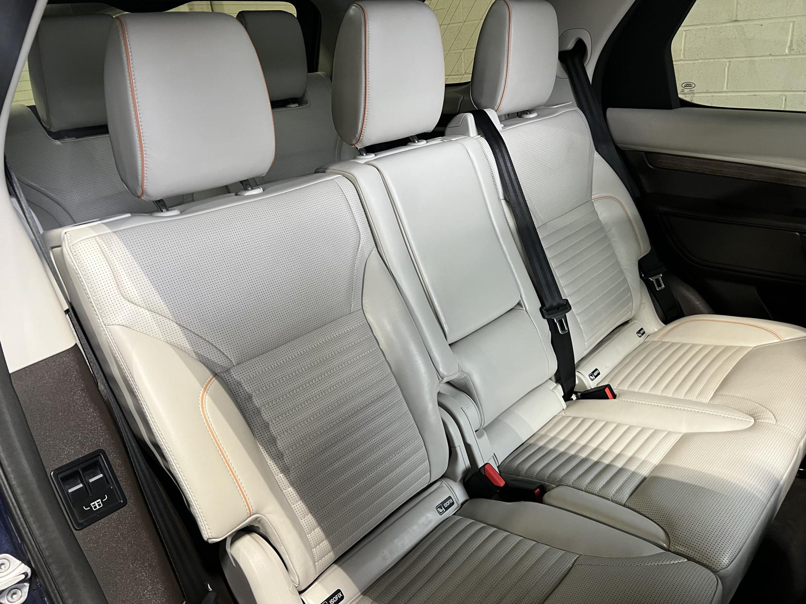 Land Rover Discovery 3.0 SD V6 HSE Luxury SUV 5dr Diesel Auto 4WD Euro 6 (s/s) (306 ps)