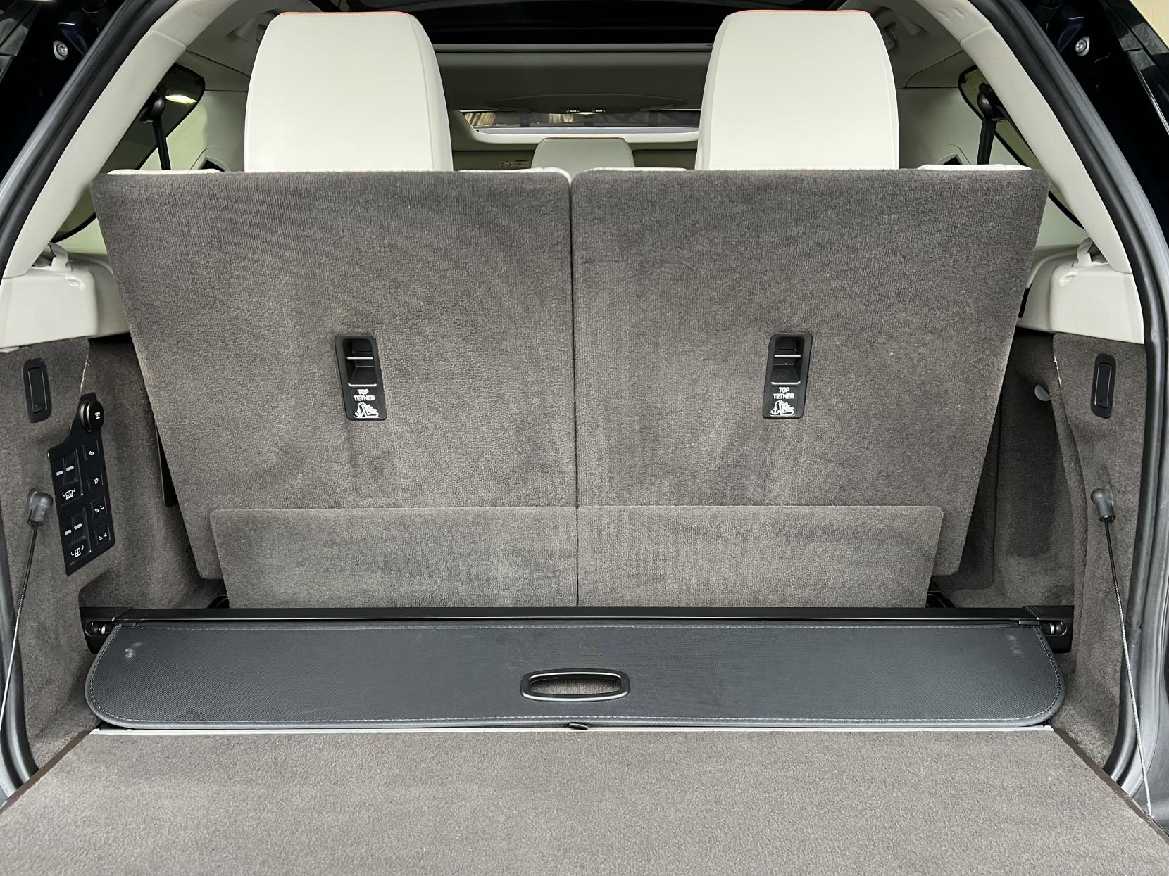 Land Rover Discovery 3.0 SD V6 HSE Luxury SUV 5dr Diesel Auto 4WD Euro 6 (s/s) (306 ps)