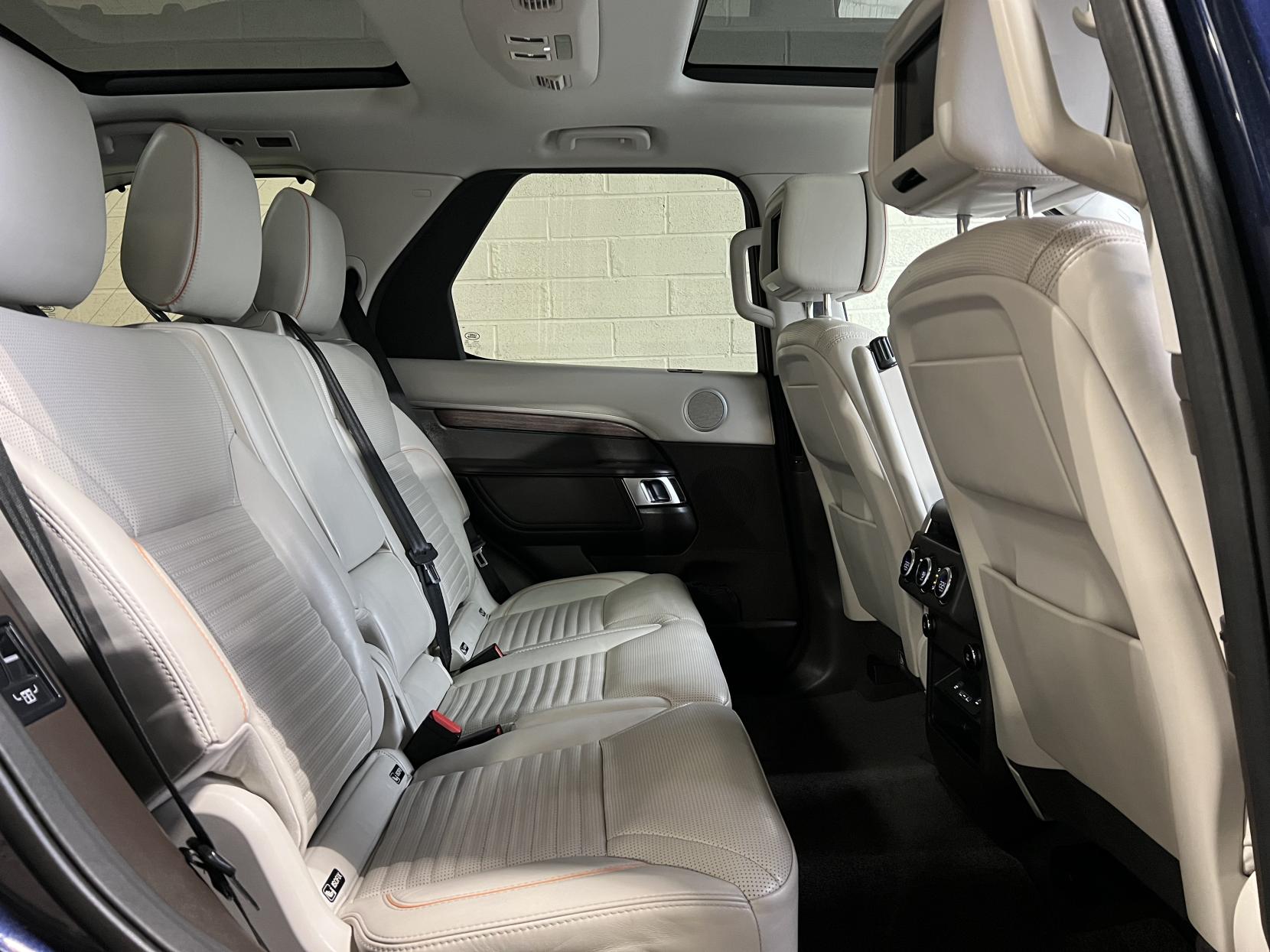 Land Rover Discovery 3.0 SD V6 HSE Luxury SUV 5dr Diesel Auto 4WD Euro 6 (s/s) (306 ps)