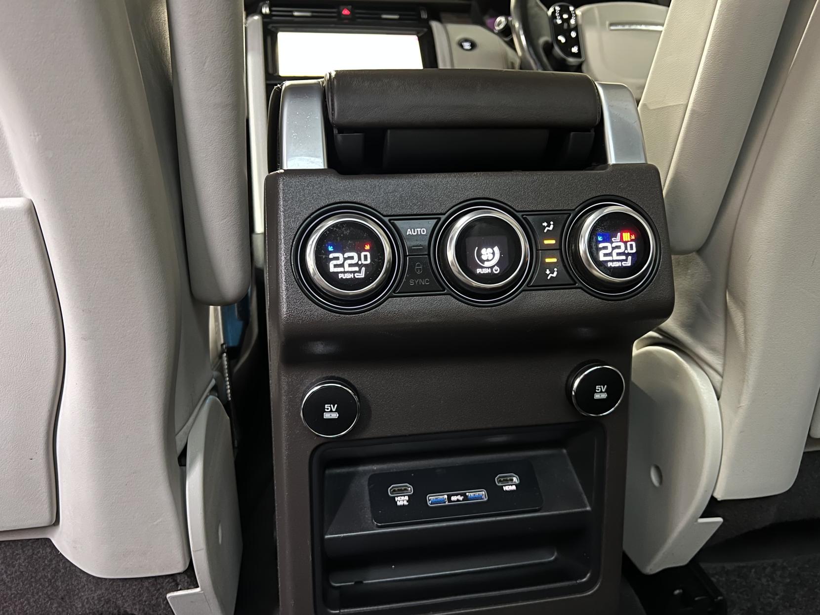 Land Rover Discovery 3.0 SD V6 HSE Luxury SUV 5dr Diesel Auto 4WD Euro 6 (s/s) (306 ps)