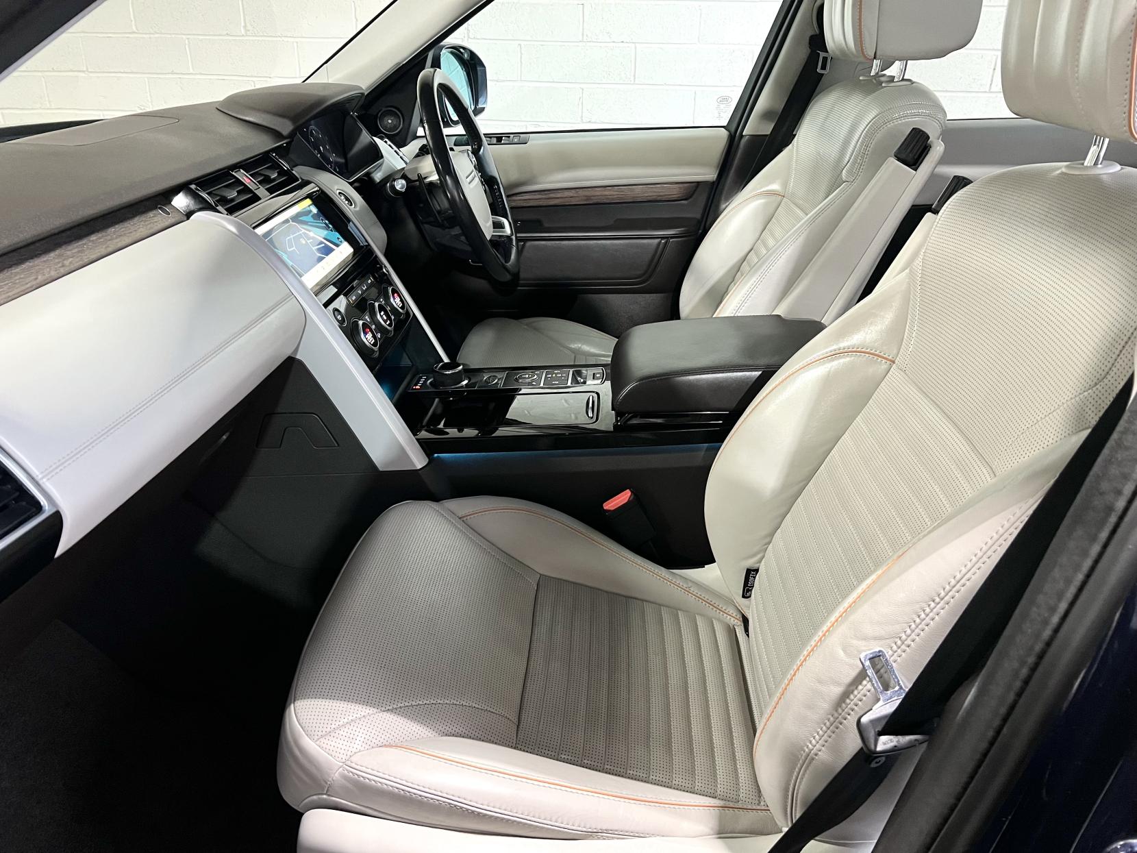 Land Rover Discovery 3.0 SD V6 HSE Luxury SUV 5dr Diesel Auto 4WD Euro 6 (s/s) (306 ps)