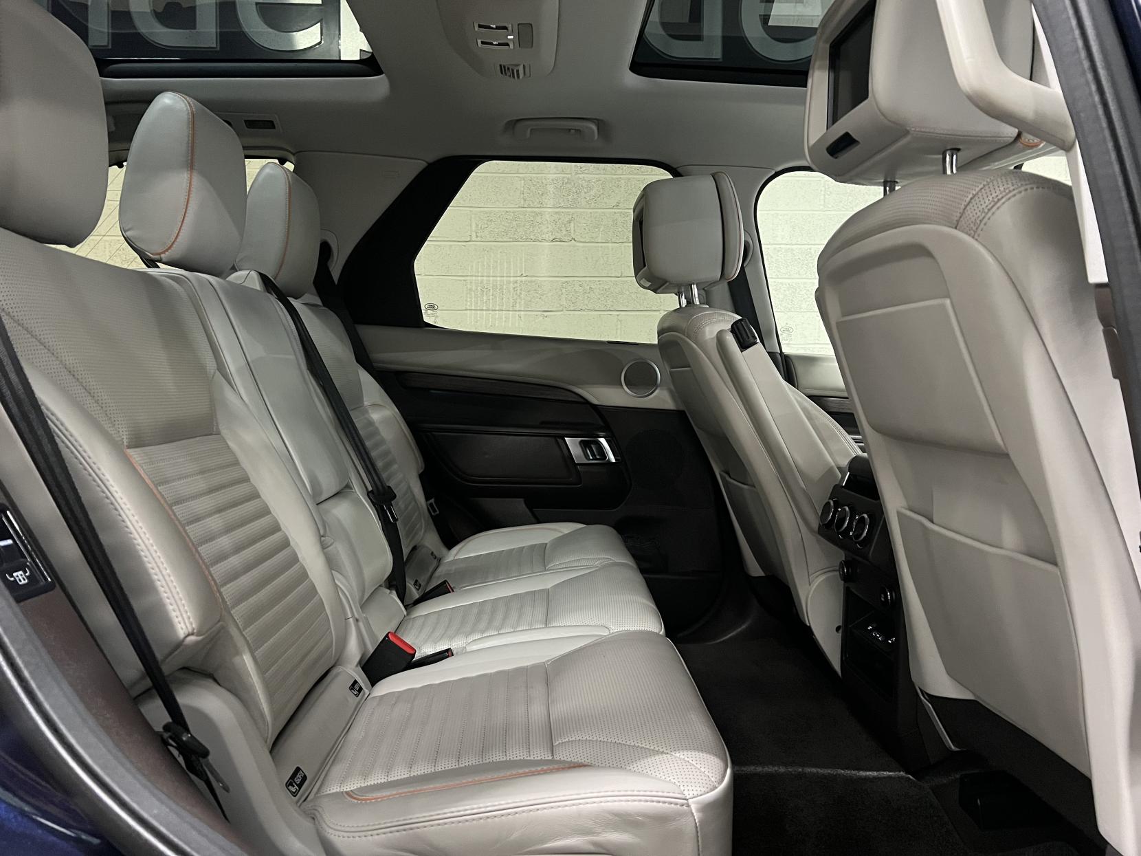 Land Rover Discovery 3.0 SD V6 HSE Luxury SUV 5dr Diesel Auto 4WD Euro 6 (s/s) (306 ps)