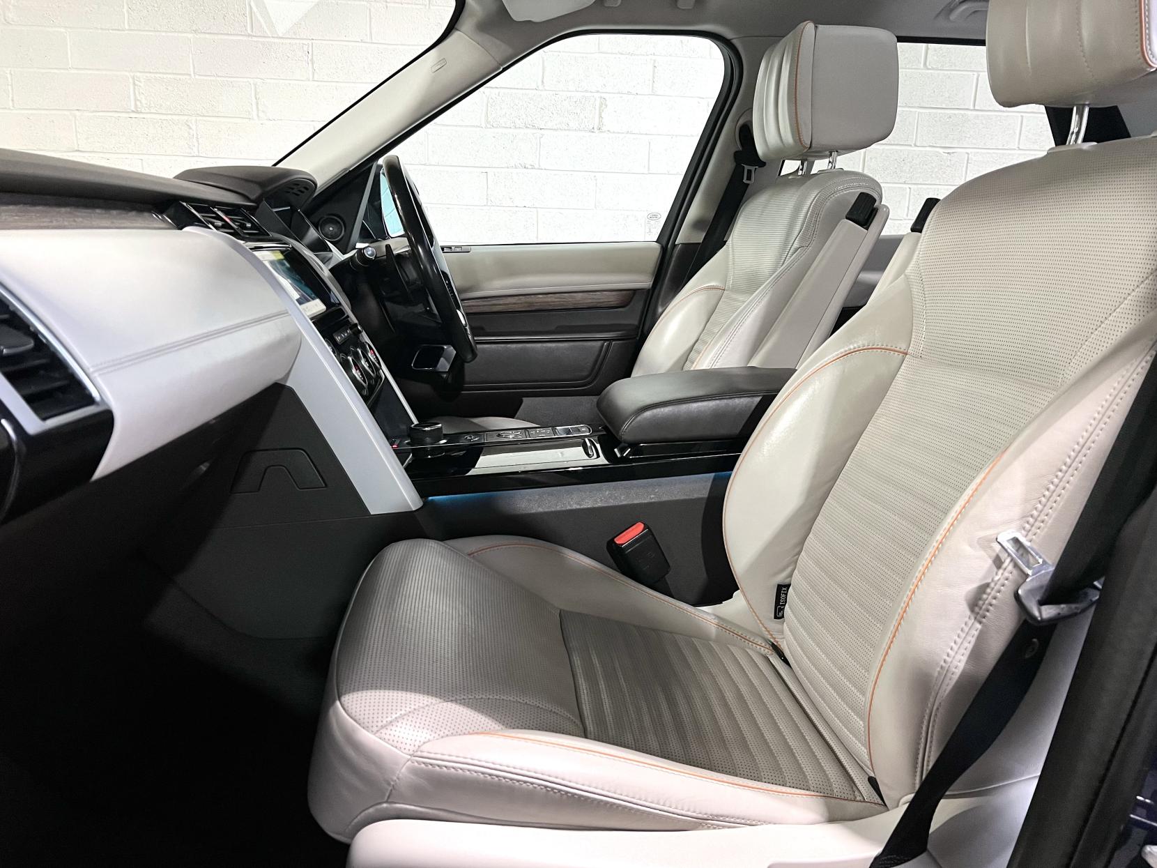 Land Rover Discovery 3.0 SD V6 HSE Luxury SUV 5dr Diesel Auto 4WD Euro 6 (s/s) (306 ps)