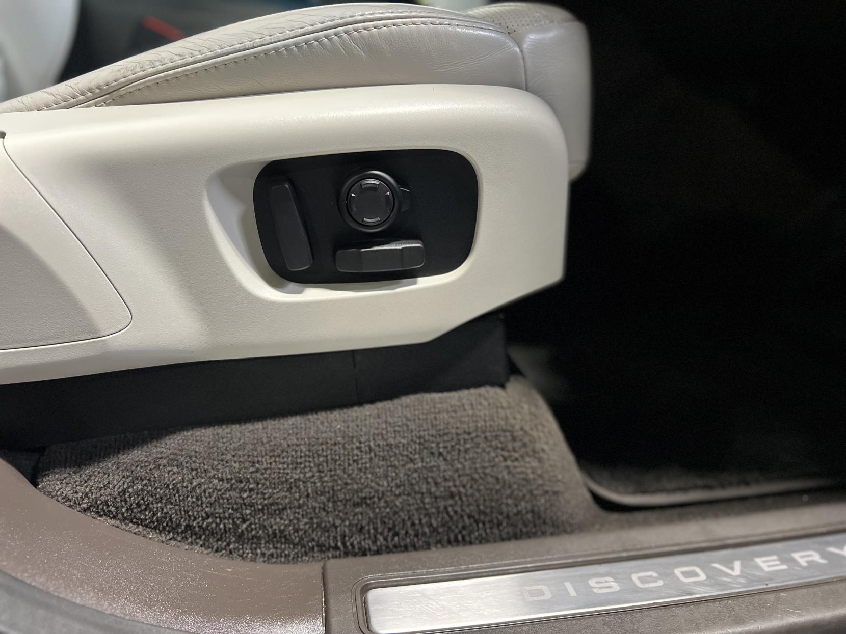 Land Rover Discovery 3.0 SD V6 HSE Luxury SUV 5dr Diesel Auto 4WD Euro 6 (s/s) (306 ps)