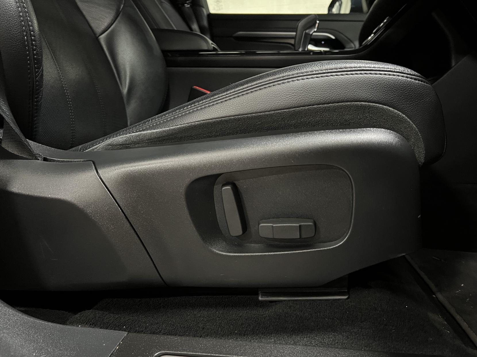 Land Rover Range Rover Evoque 2.0 P200 MHEV R-Dynamic S SUV 5dr Petrol Auto 4WD Euro 6 (s/s) (200 ps)