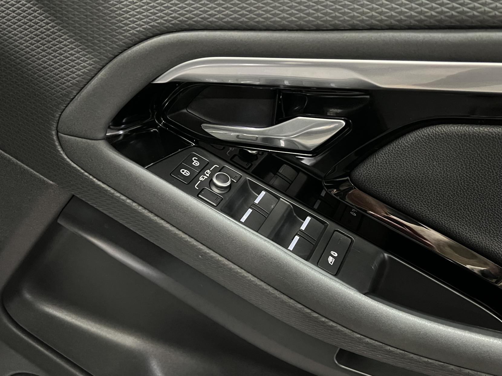 Land Rover Range Rover Evoque 2.0 P200 MHEV R-Dynamic S SUV 5dr Petrol Auto 4WD Euro 6 (s/s) (200 ps)