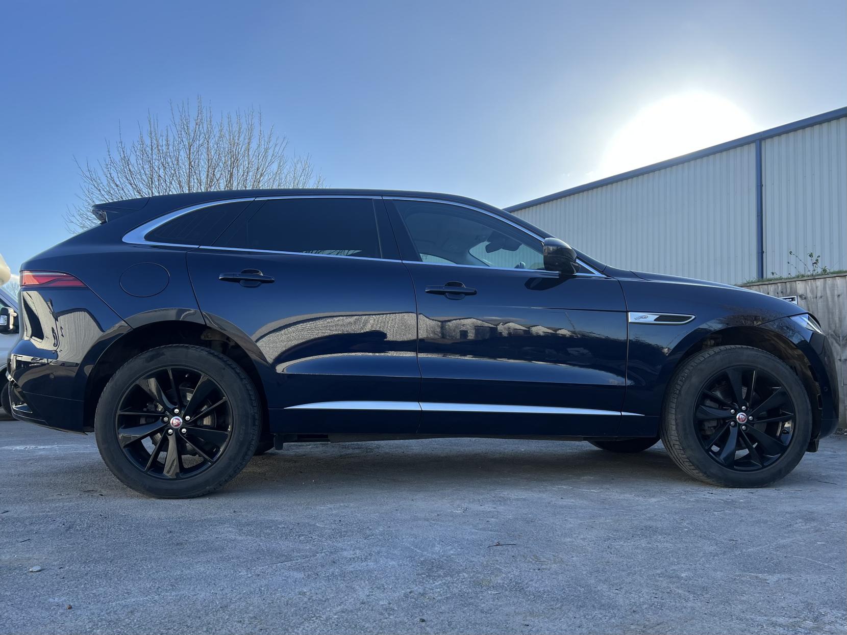 Jaguar F-PACE 2.0 D200 MHEV R-Dynamic SE SUV 5dr Diesel Auto AWD Euro 6 (s/s) (204 ps)