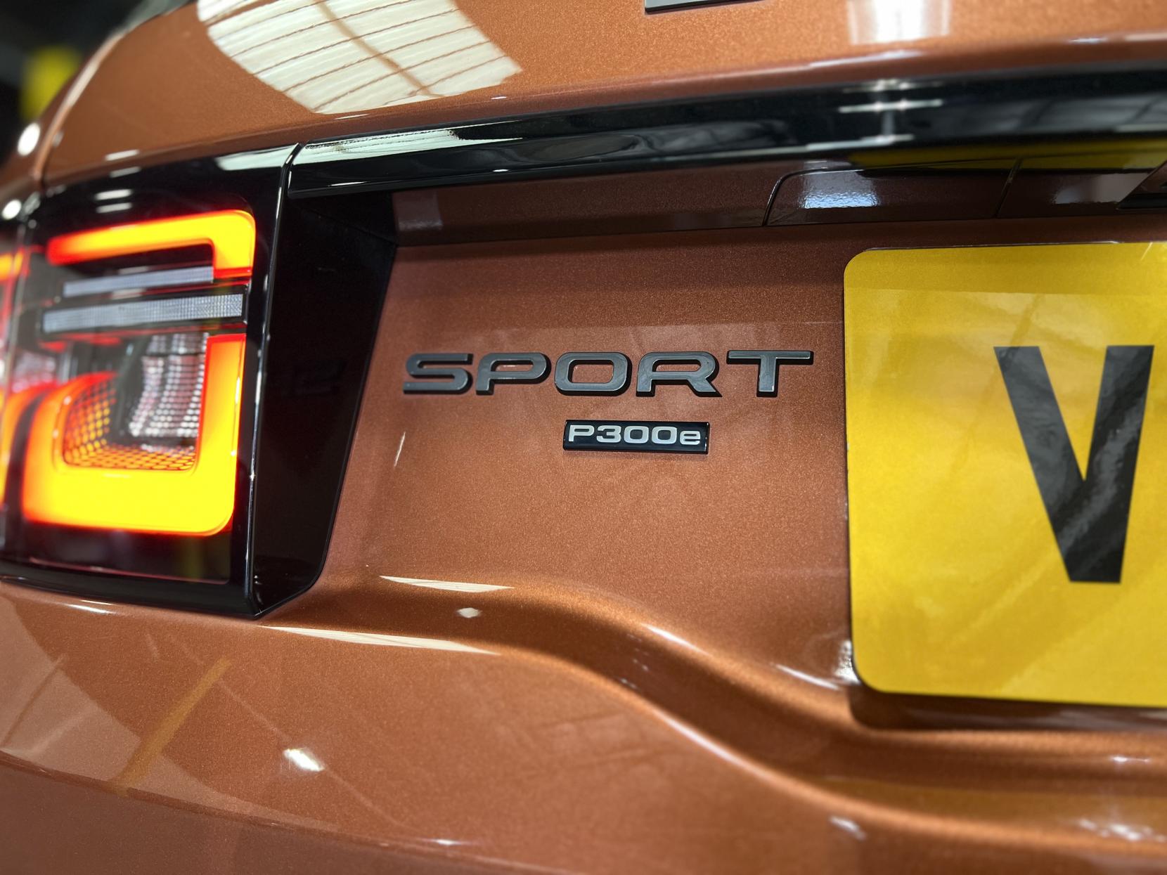 Land Rover Discovery Sport 1.5 P300e 12.2kWh R-Dynamic S SUV 5dr Petrol Plug-in Hybrid Auto 4WD Euro 6 (s/s) (309 ps)