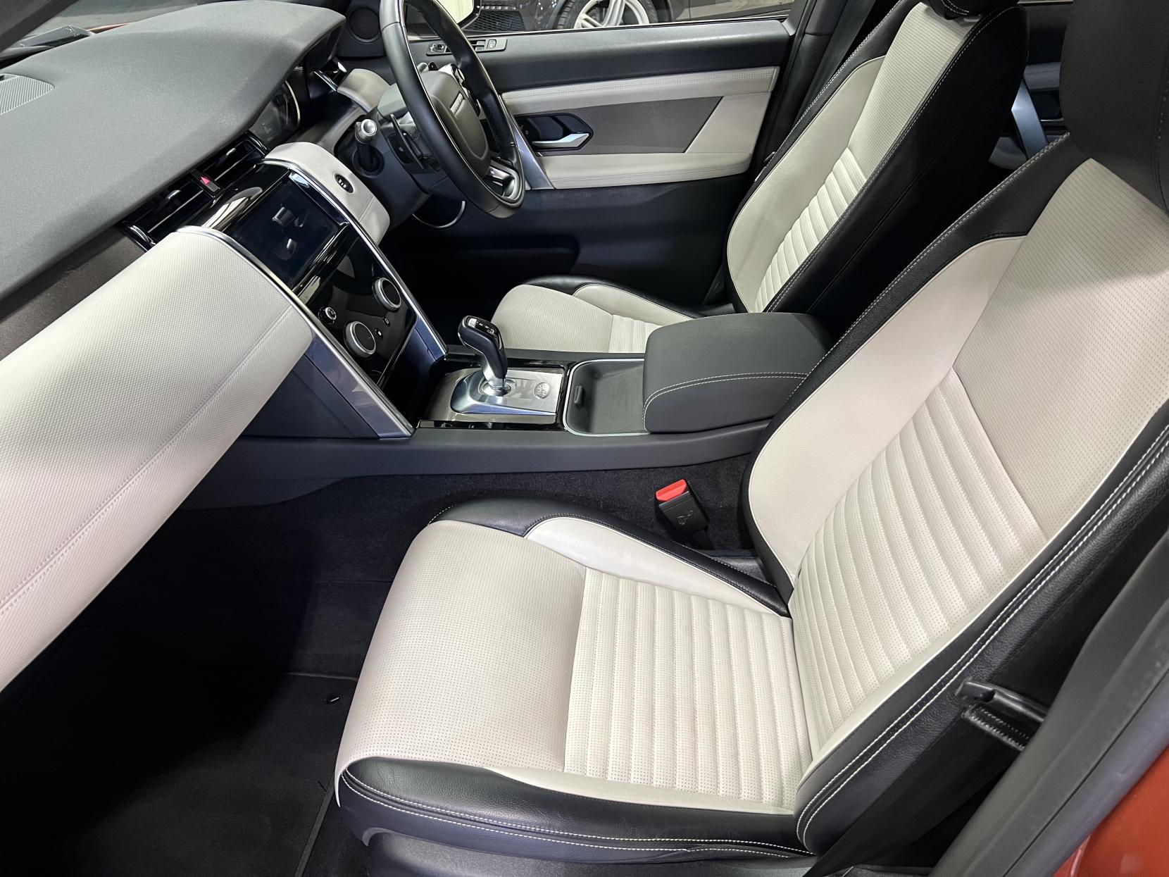 Land Rover Discovery Sport 1.5 P300e 12.2kWh R-Dynamic S SUV 5dr Petrol Plug-in Hybrid Auto 4WD Euro 6 (s/s) (309 ps)