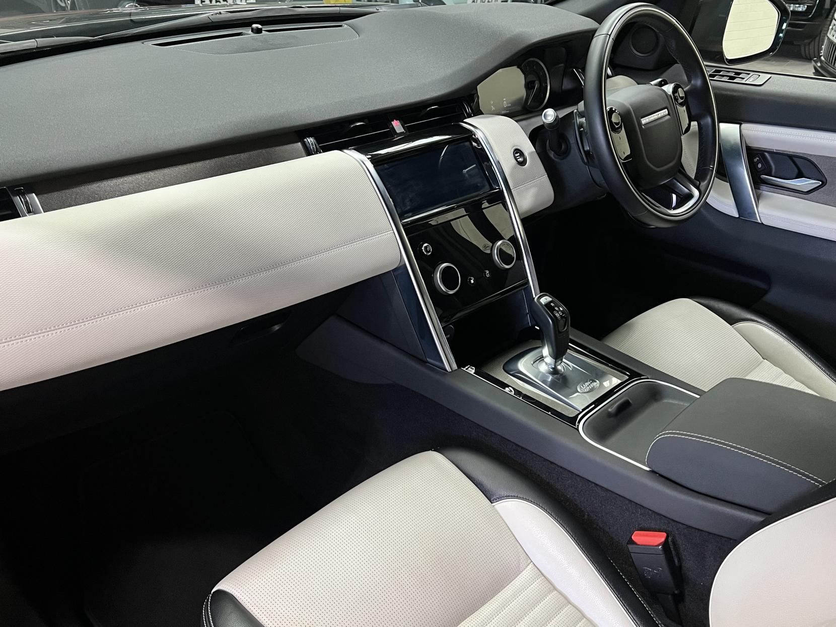 Land Rover Discovery Sport 1.5 P300e 12.2kWh R-Dynamic S SUV 5dr Petrol Plug-in Hybrid Auto 4WD Euro 6 (s/s) (309 ps)