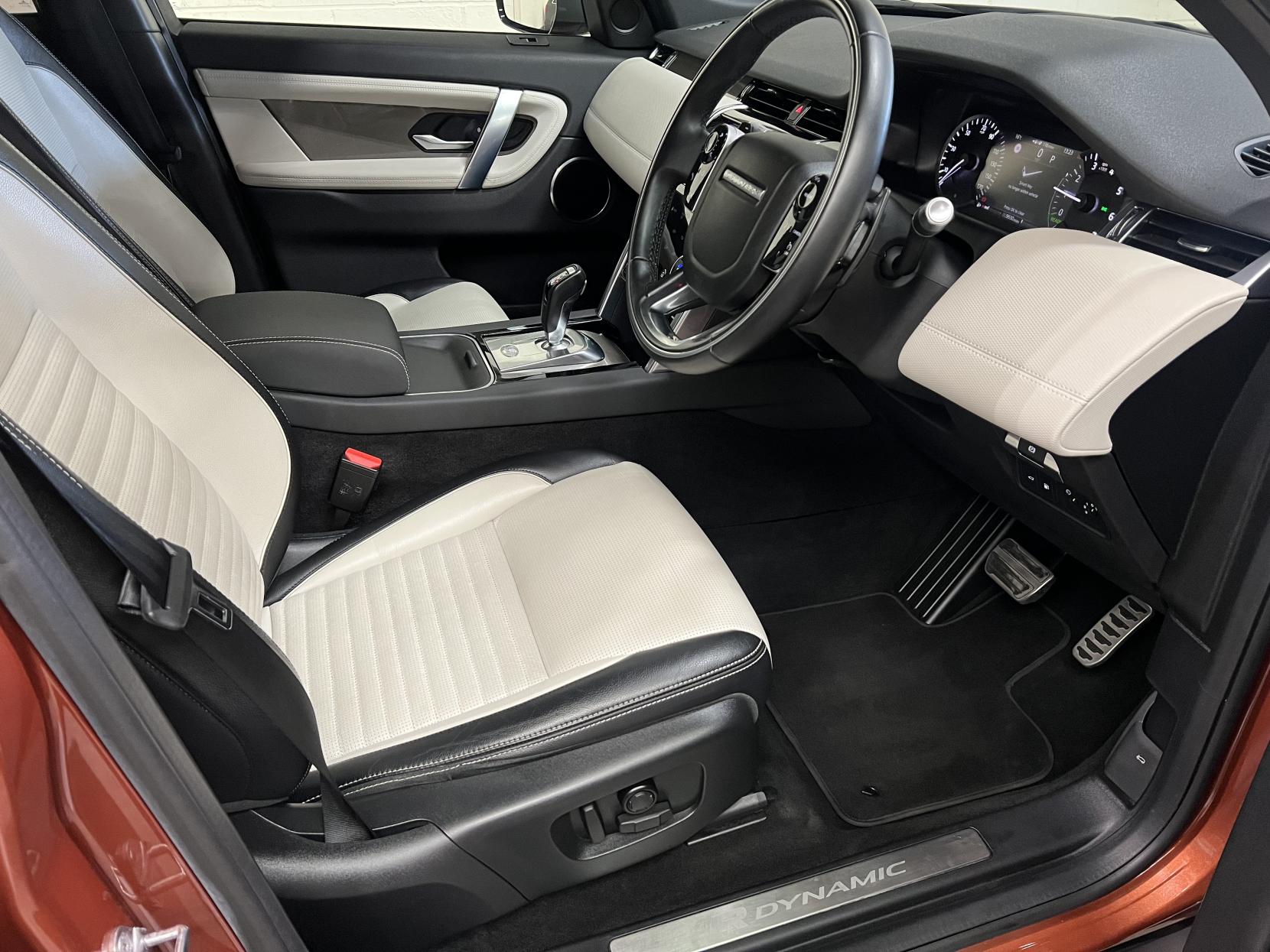 Land Rover Discovery Sport 1.5 P300e 12.2kWh R-Dynamic S SUV 5dr Petrol Plug-in Hybrid Auto 4WD Euro 6 (s/s) (309 ps)