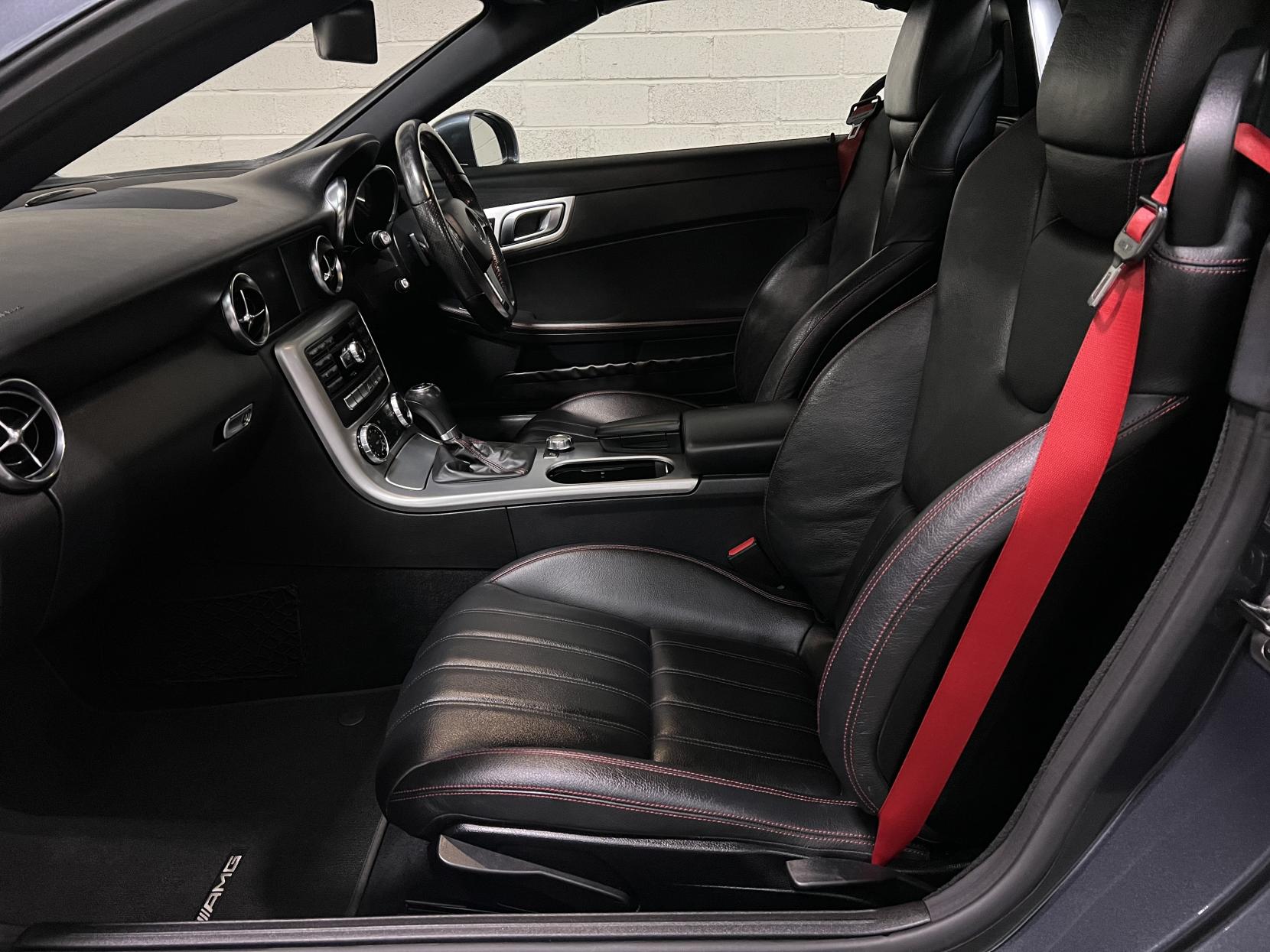 Mercedes-Benz SLK 2.1 SLK250 CDI AMG Sport Convertible 2dr Diesel G-Tronic+ Euro 5 (s/s) (204 ps)