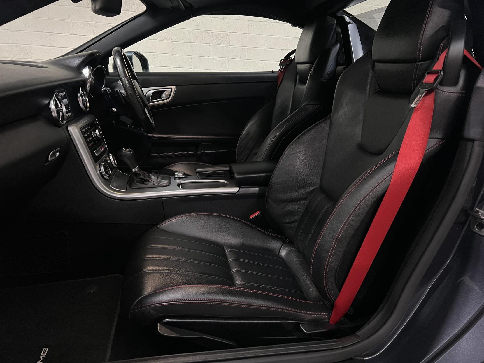 Mercedes-Benz SLK 2.1 SLK250 CDI AMG Sport Convertible 2dr Diesel G-Tronic+ Euro 5 (s/s) (204 ps)