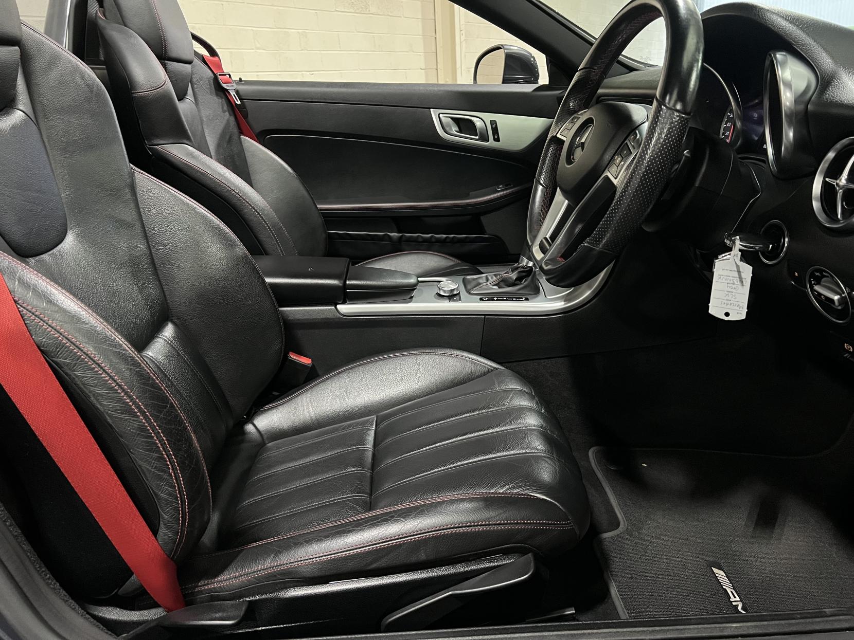 Mercedes-Benz SLK 2.1 SLK250 CDI AMG Sport Convertible 2dr Diesel G-Tronic+ Euro 5 (s/s) (204 ps)