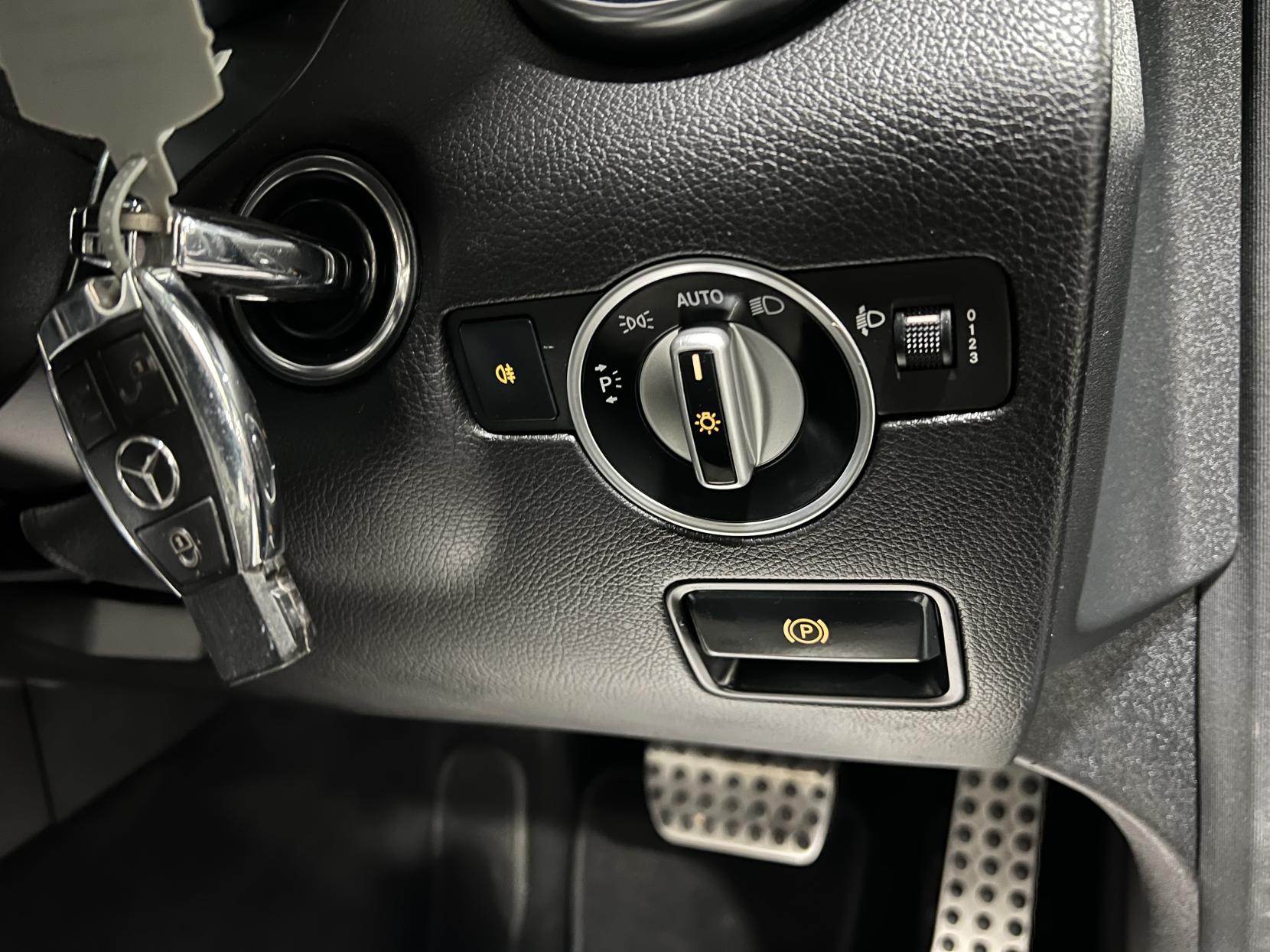 Mercedes-Benz SLK 2.1 SLK250 CDI AMG Sport Convertible 2dr Diesel G-Tronic+ Euro 5 (s/s) (204 ps)