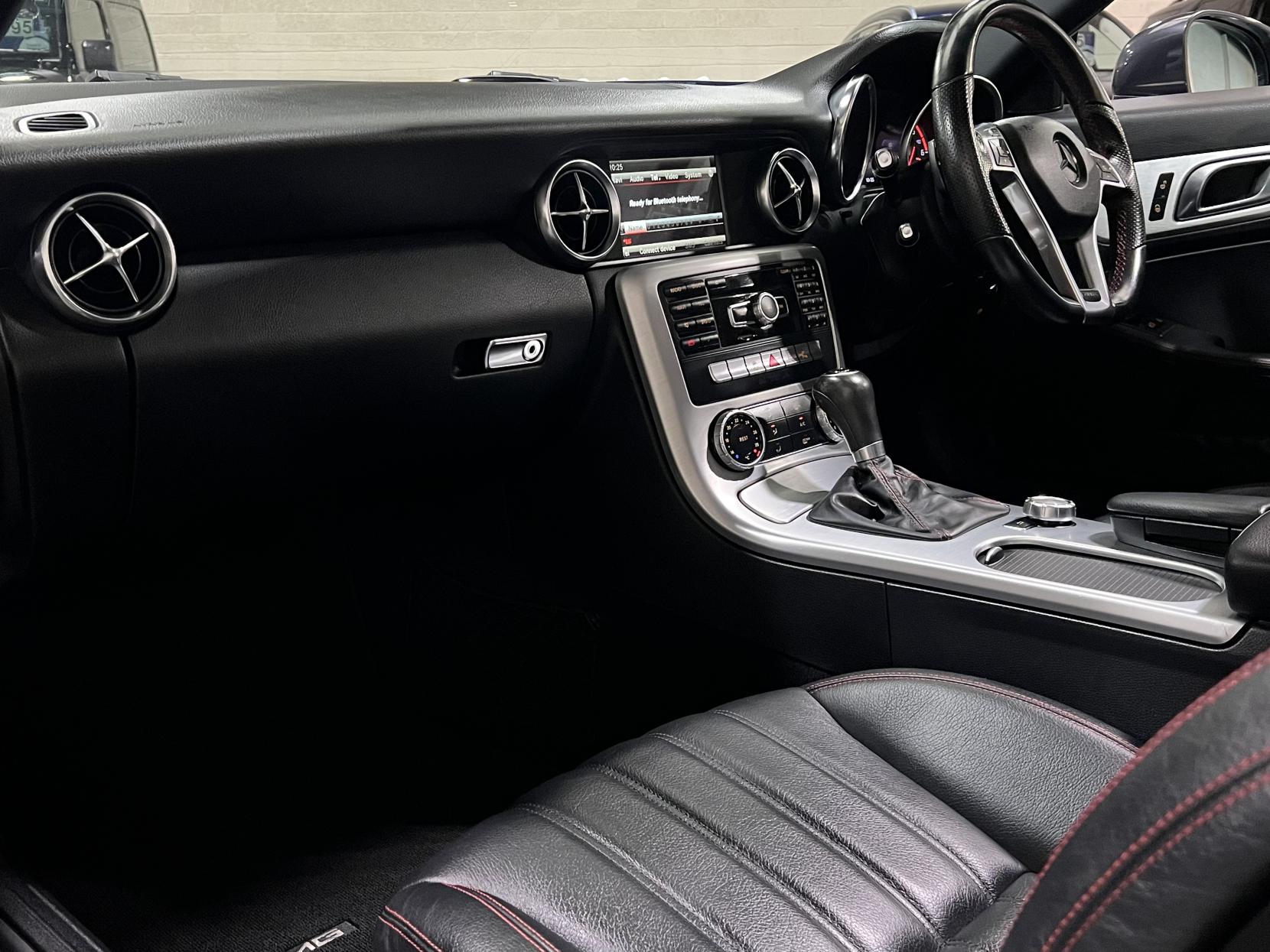 Mercedes-Benz SLK 2.1 SLK250 CDI AMG Sport Convertible 2dr Diesel G-Tronic+ Euro 5 (s/s) (204 ps)