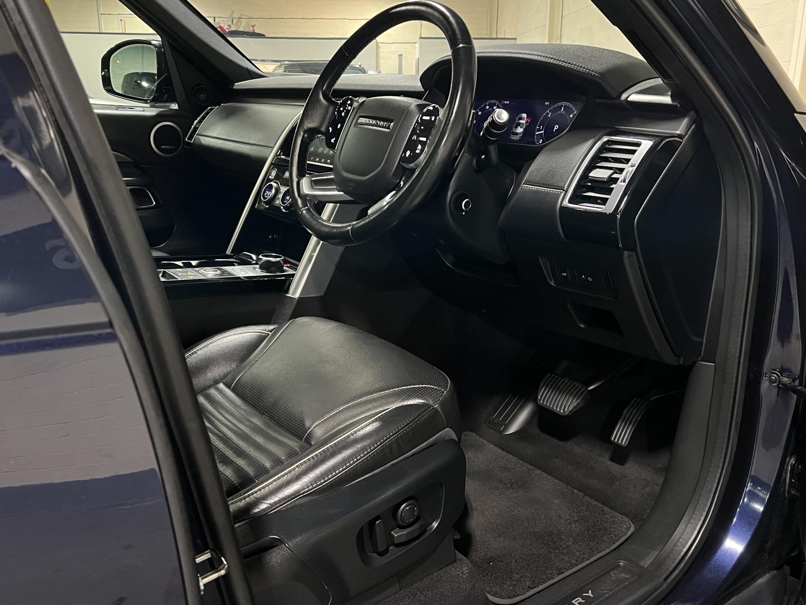 Land Rover Discovery 3.0 SD V6 HSE Luxury SUV 5dr Diesel Auto 4WD Euro 6 (s/s) (306 ps)