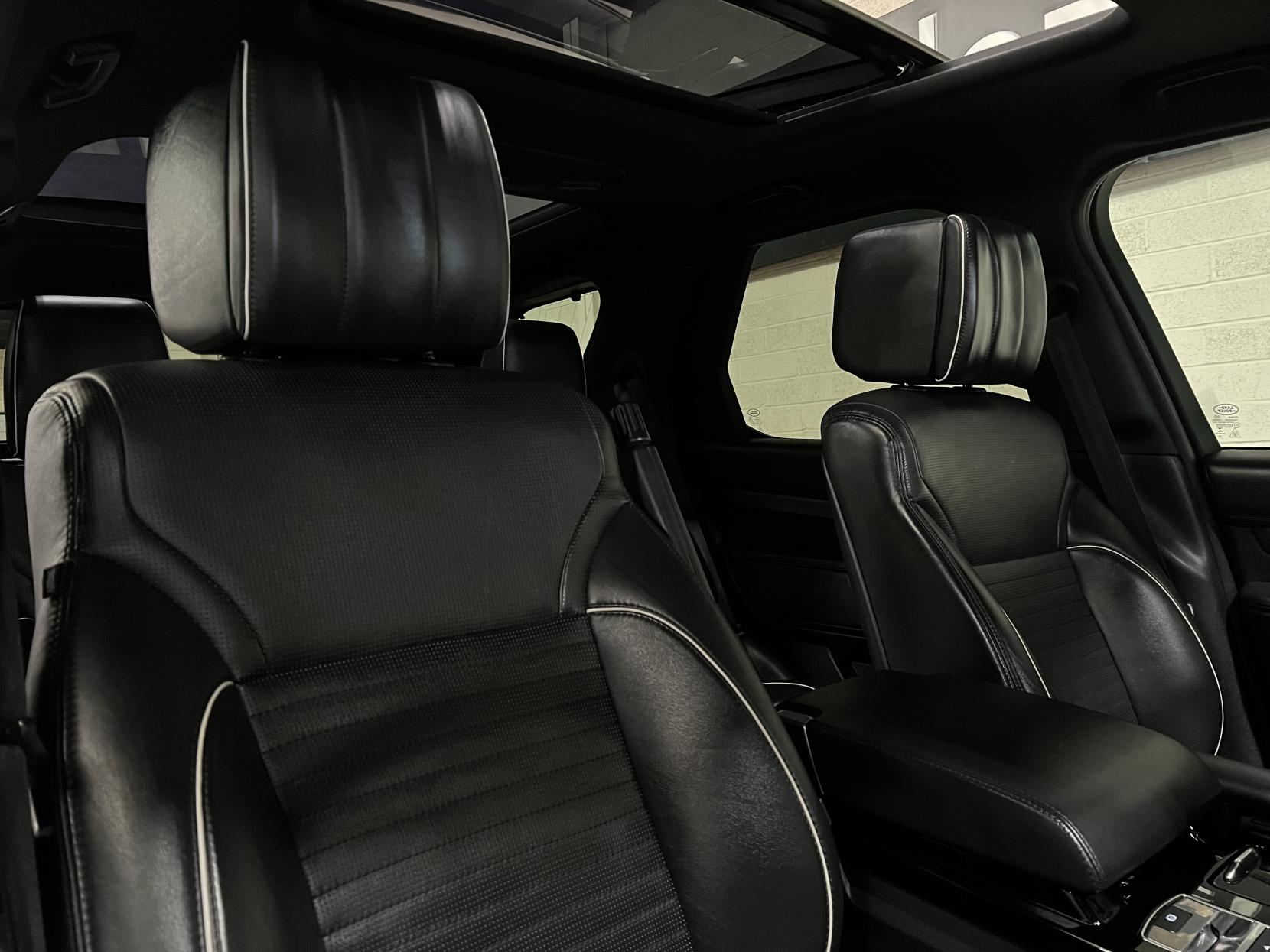 Land Rover Discovery 3.0 SD V6 HSE Luxury SUV 5dr Diesel Auto 4WD Euro 6 (s/s) (306 ps)