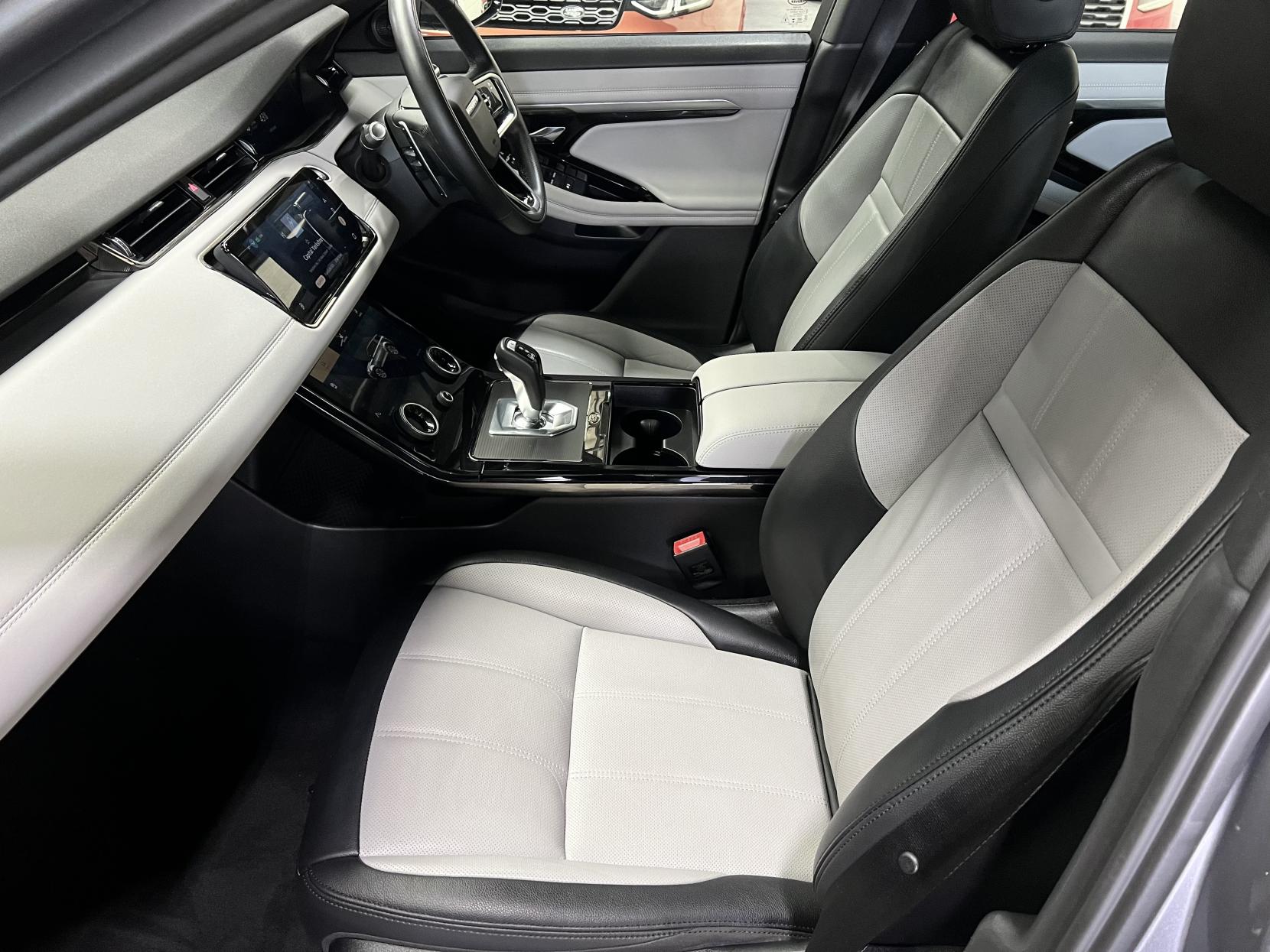 Land Rover Range Rover Evoque 1.5 P300e 12.2kWh R-Dynamic SE SUV 5dr Petrol Plug-in Hybrid Auto 4WD Euro 6 (s/s) (309 ps)