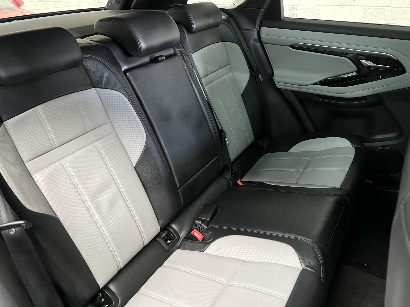 Land Rover Range Rover Evoque 1.5 P300e 12.2kWh R-Dynamic SE SUV 5dr Petrol Plug-in Hybrid Auto 4WD Euro 6 (s/s) (309 ps)