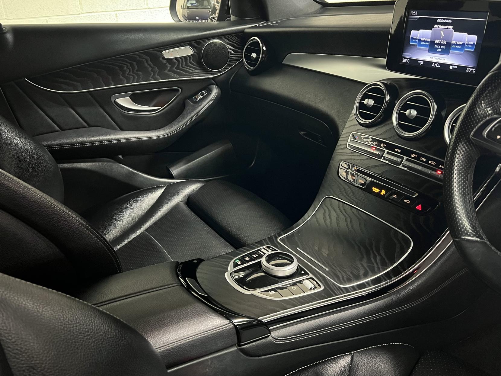 Mercedes-Benz GLC 2.1 GLC220d AMG Line SUV 5dr Diesel G-Tronic 4MATIC Euro 6 (s/s) (170 ps)