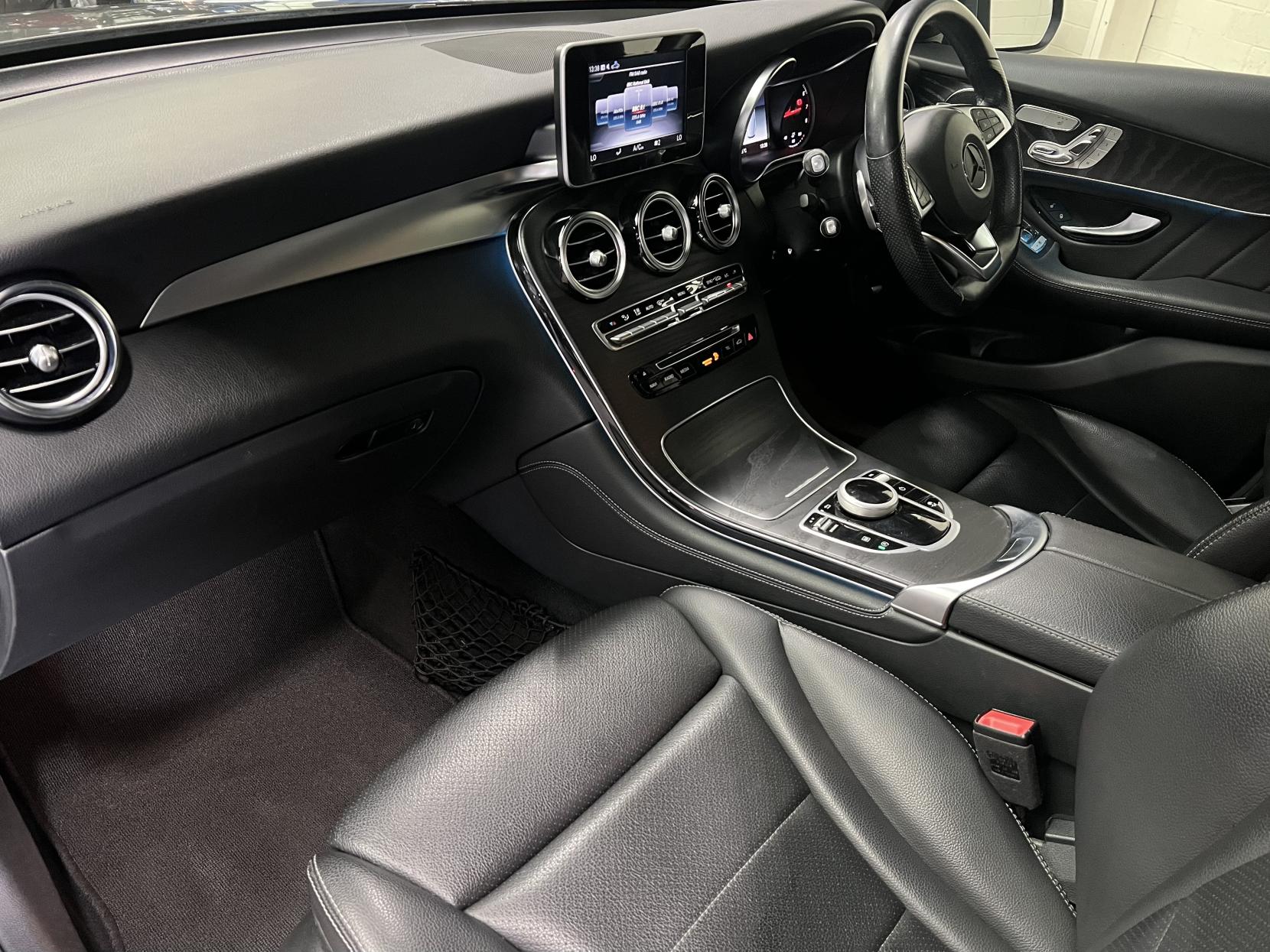 Mercedes-Benz GLC 2.0 GLC250 AMG Line (Premium) SUV 5dr Petrol G-Tronic+ 4MATIC Euro 6 (s/s) (211 ps)