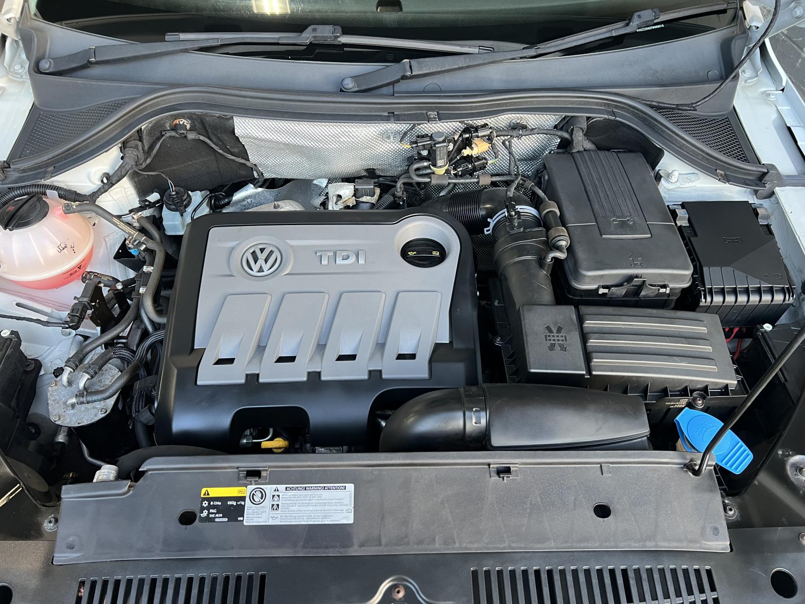 Volkswagen Tiguan 2.0 TDI BlueMotion Tech R-Line SUV 5dr Diesel Manual 4WD Euro 5 (s/s) (Nav) (140 ps)