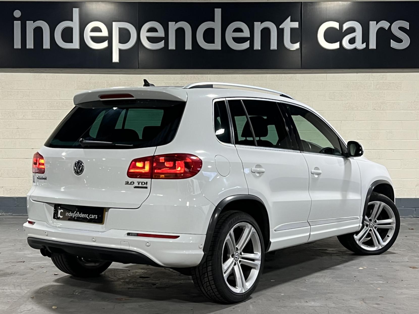 Volkswagen Tiguan 2.0 TDI BlueMotion Tech R-Line SUV 5dr Diesel Manual 4WD Euro 5 (s/s) (Nav) (140 ps)