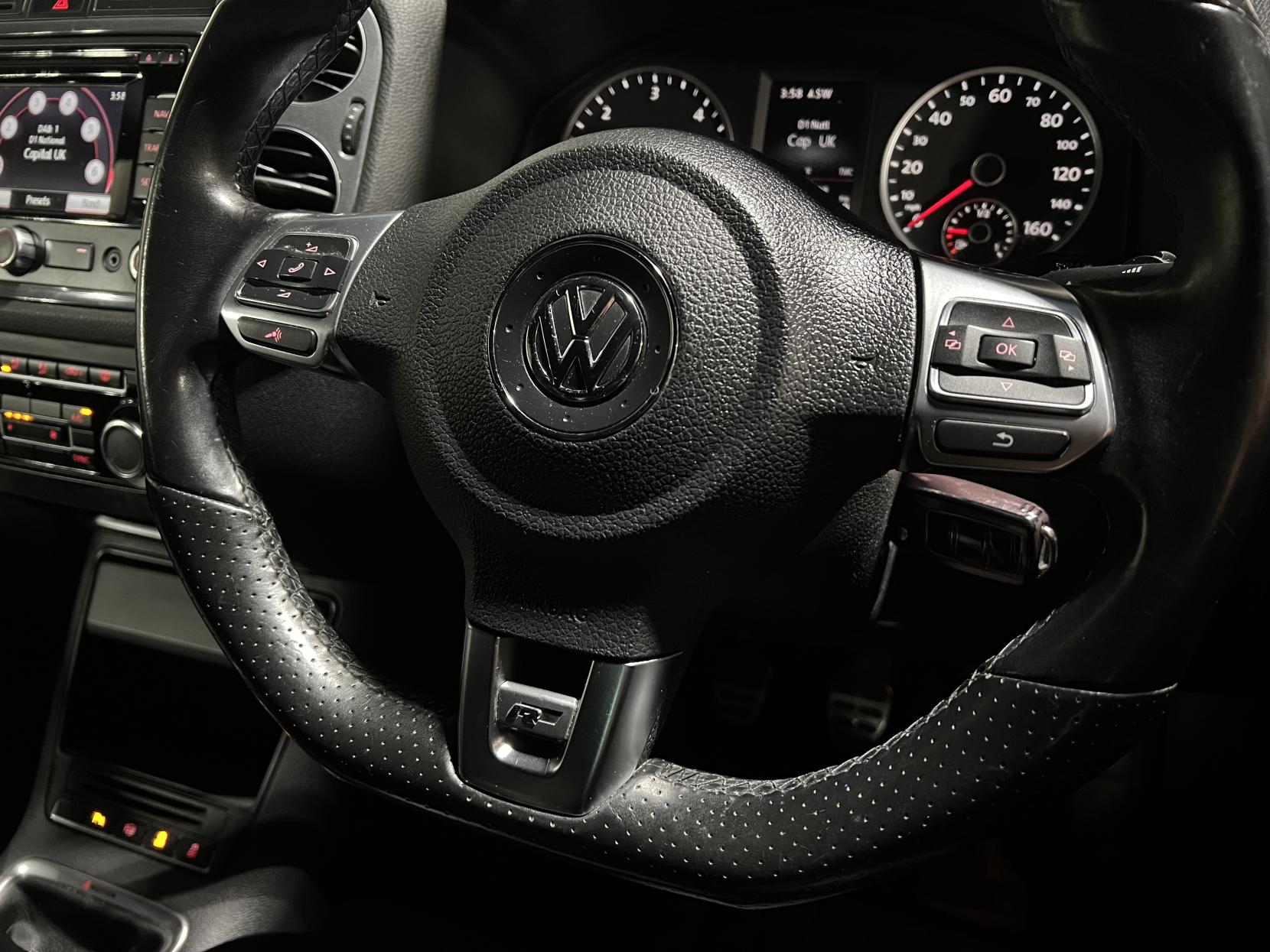 Volkswagen Tiguan 2.0 TDI BlueMotion Tech R-Line SUV 5dr Diesel Manual 4WD Euro 5 (s/s) (Nav) (140 ps)