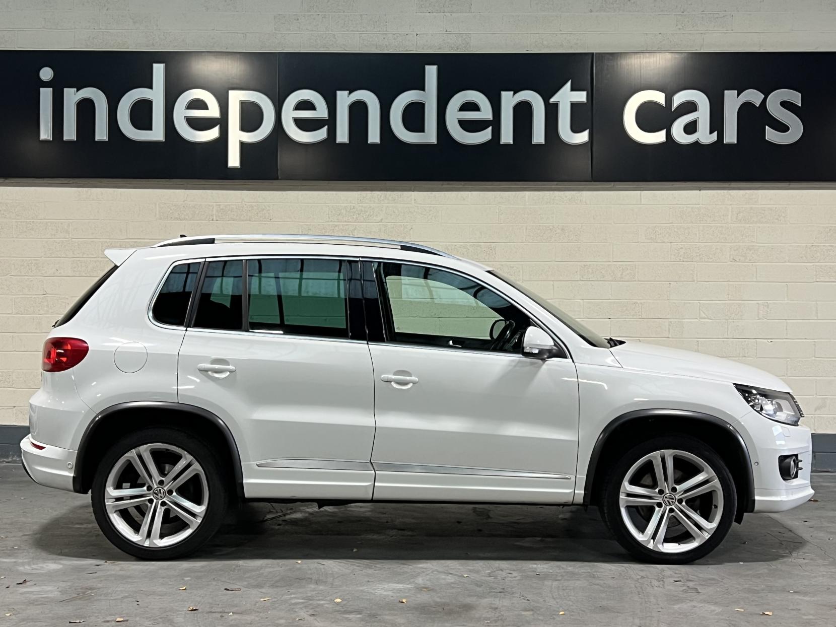 Volkswagen Tiguan 2.0 TDI BlueMotion Tech R-Line SUV 5dr Diesel Manual 4WD Euro 5 (s/s) (Nav) (140 ps)