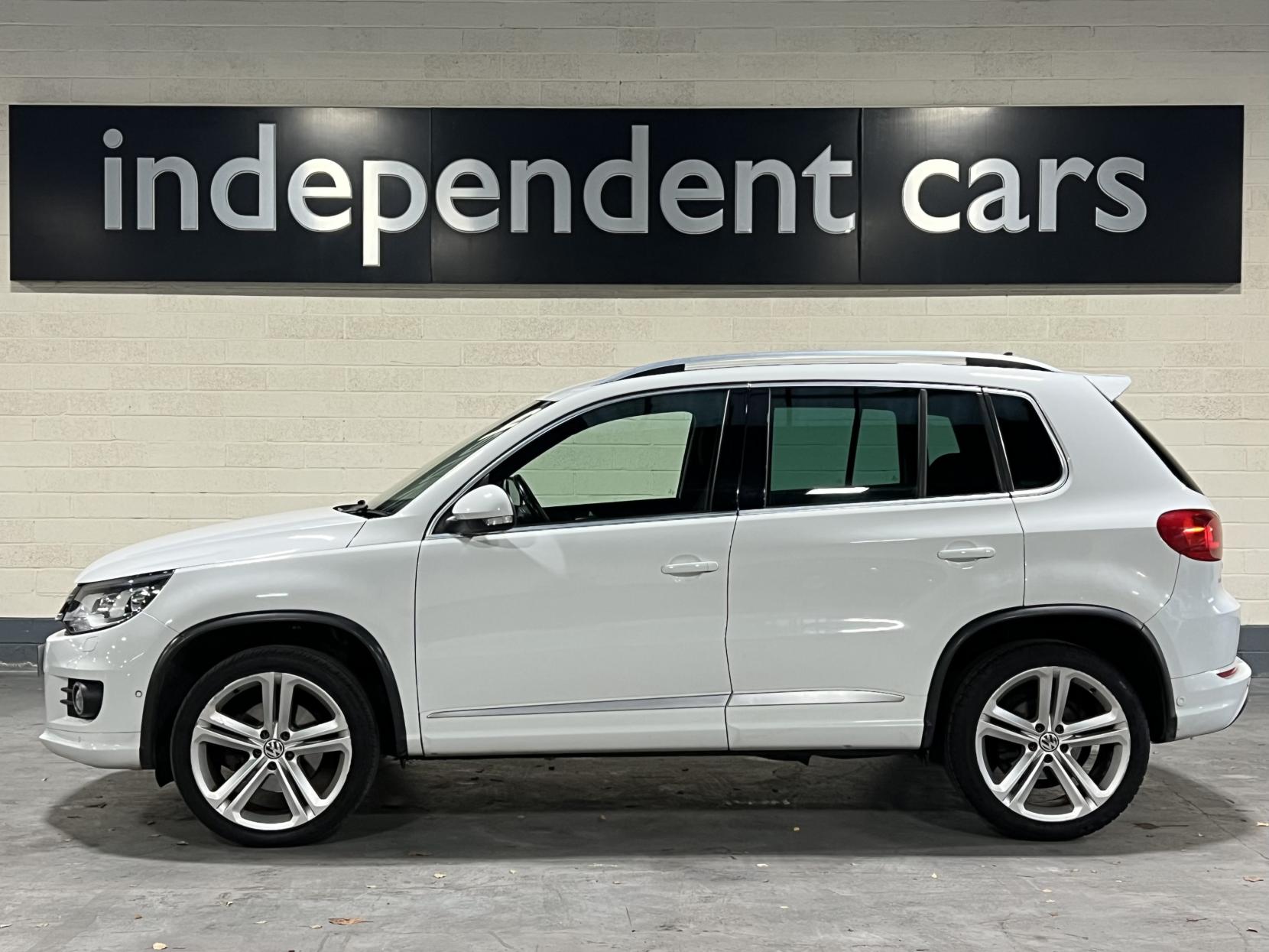 Volkswagen Tiguan 2.0 TDI BlueMotion Tech R-Line SUV 5dr Diesel Manual 4WD Euro 5 (s/s) (Nav) (140 ps)