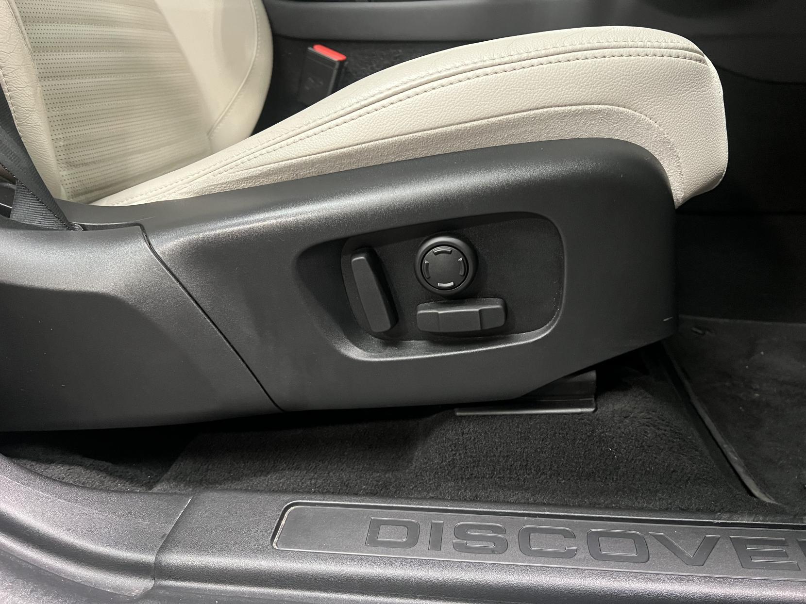 Land Rover Discovery Sport 2.0 P200 MHEV SE SUV 5dr Petrol Auto 4WD Euro 6 (s/s) (200 ps)