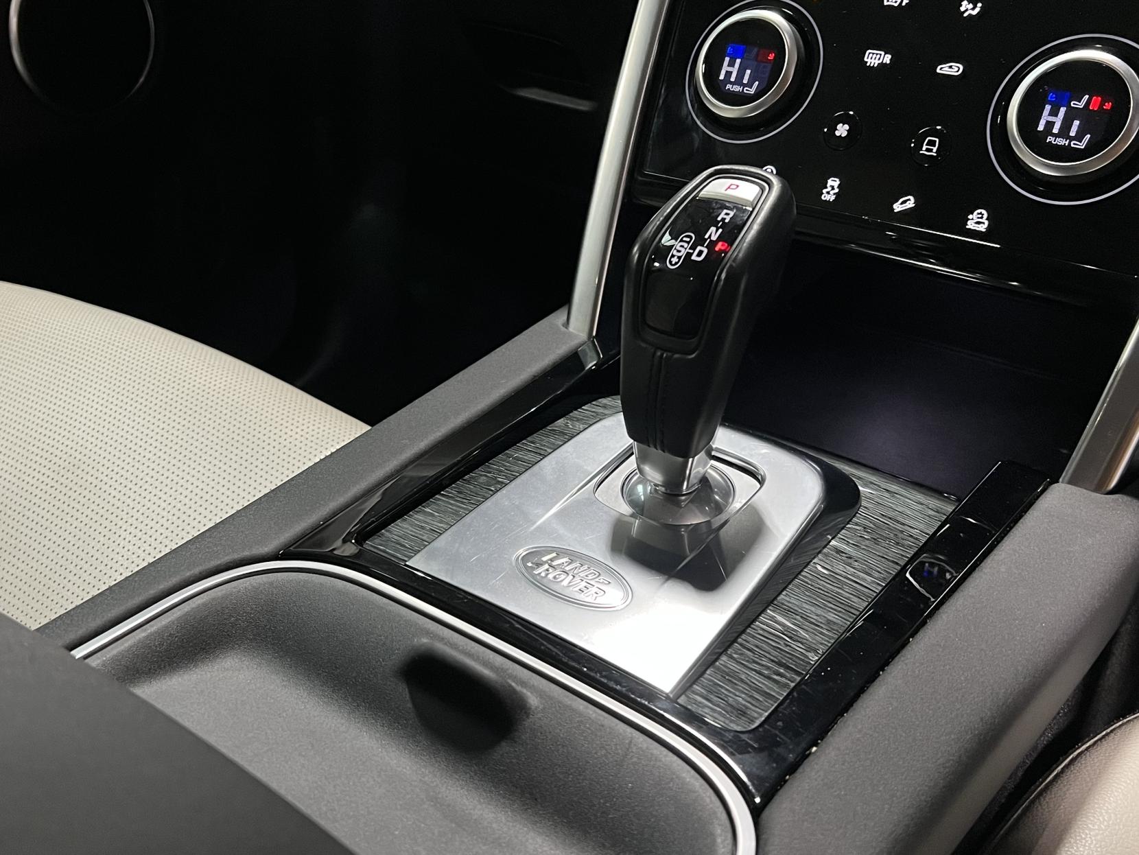 Land Rover Discovery Sport 2.0 P200 MHEV SE SUV 5dr Petrol Auto 4WD Euro 6 (s/s) (200 ps)