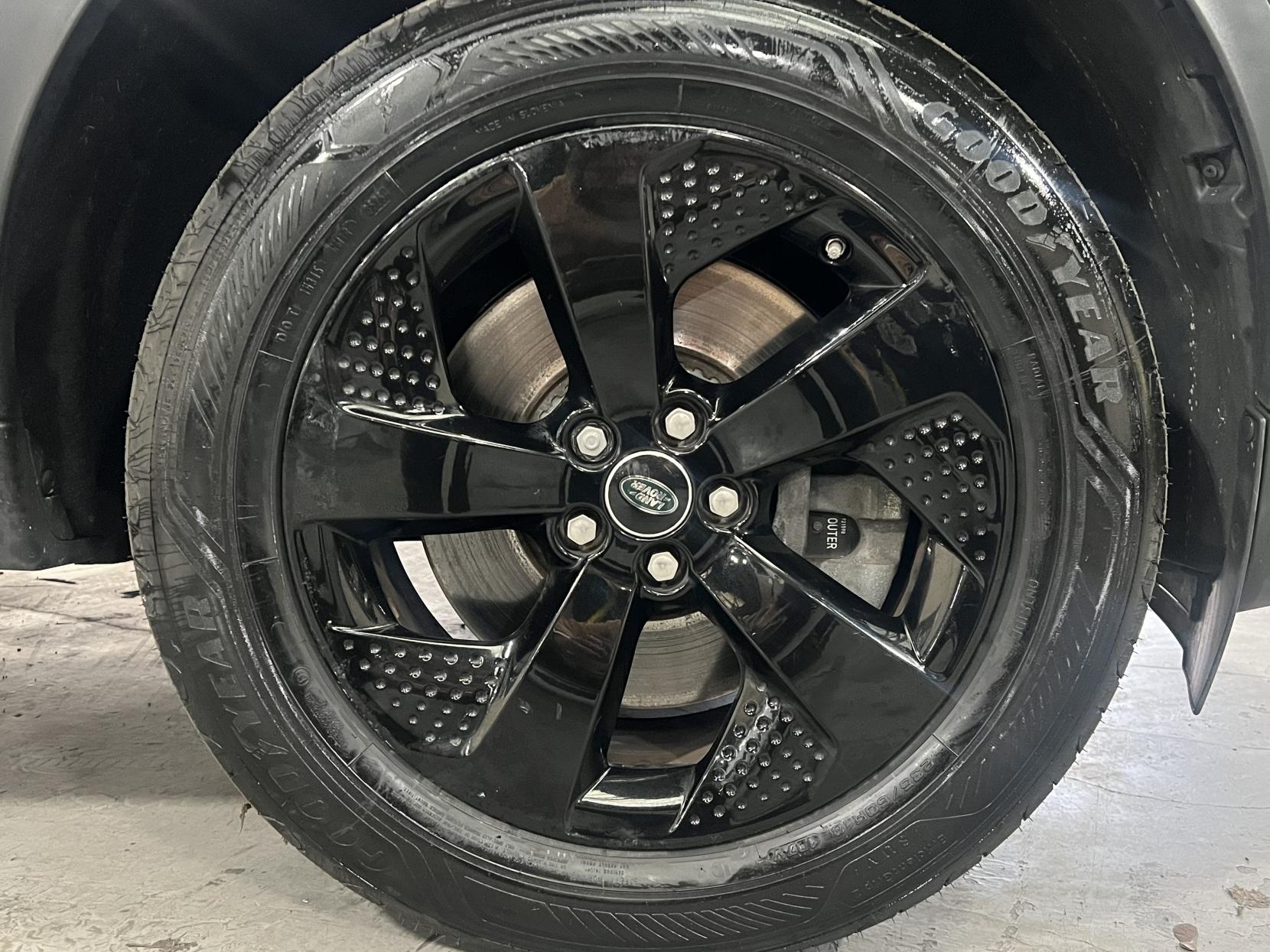 Land Rover Discovery Sport 2.0 P200 MHEV SE SUV 5dr Petrol Auto 4WD Euro 6 (s/s) (200 ps)