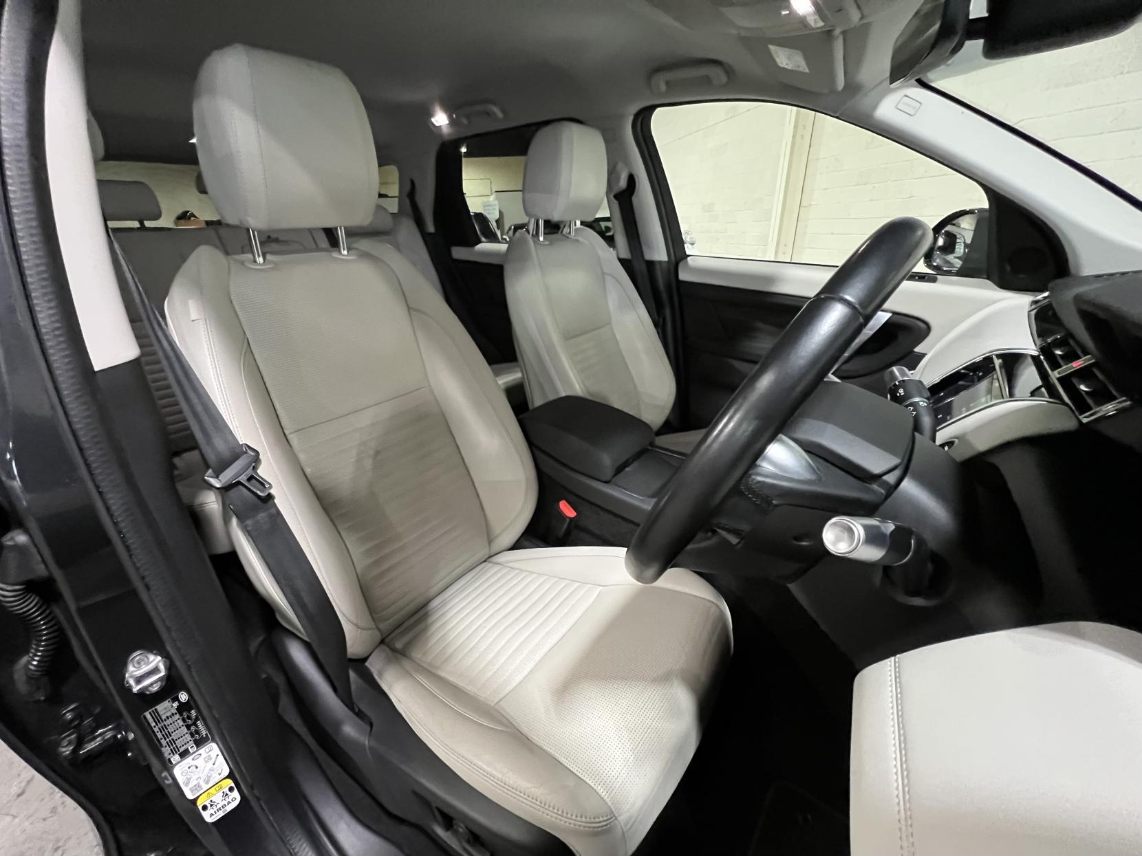 Land Rover Discovery Sport 2.0 P200 MHEV SE SUV 5dr Petrol Auto 4WD Euro 6 (s/s) (200 ps)