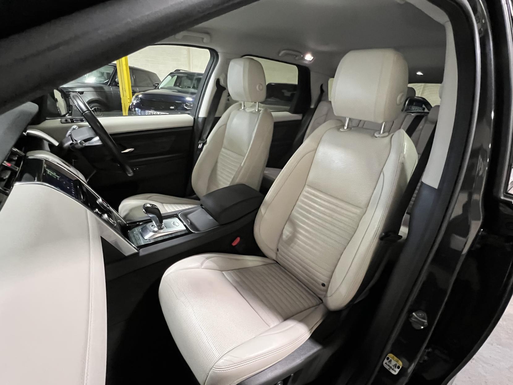 Land Rover Discovery Sport 2.0 P200 MHEV SE SUV 5dr Petrol Auto 4WD Euro 6 (s/s) (200 ps)