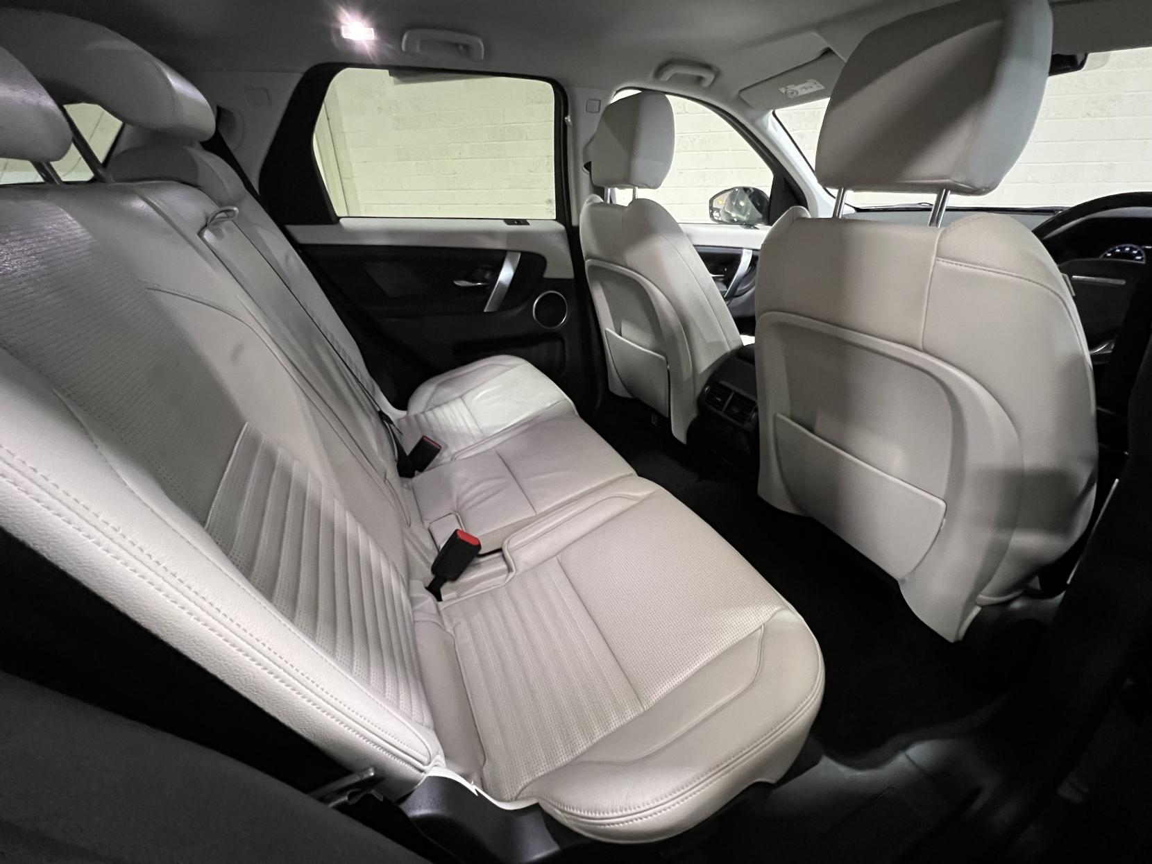 Land Rover Discovery Sport 2.0 P200 MHEV SE SUV 5dr Petrol Auto 4WD Euro 6 (s/s) (200 ps)