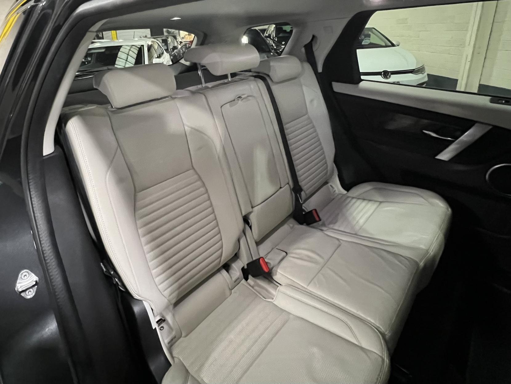 Land Rover Discovery Sport 2.0 P200 MHEV SE SUV 5dr Petrol Auto 4WD Euro 6 (s/s) (200 ps)