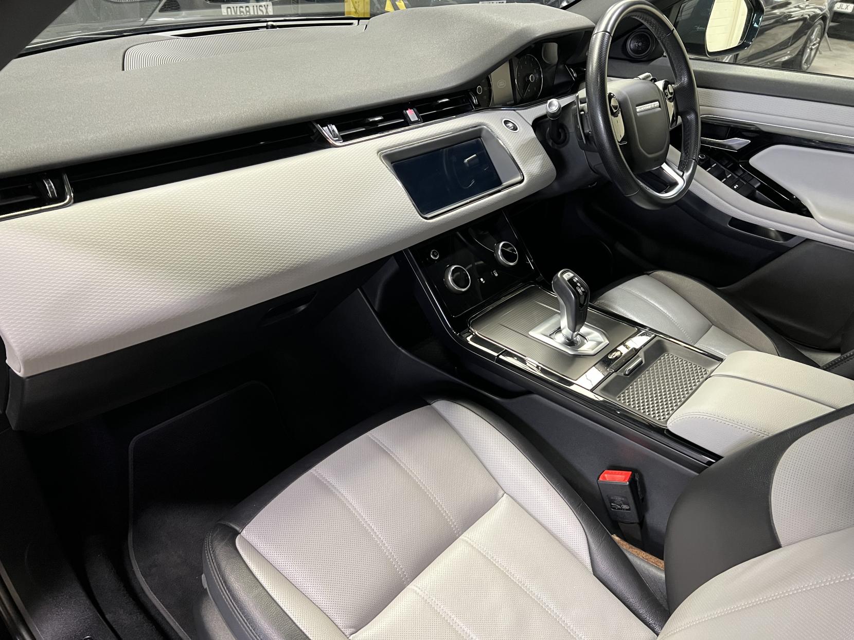 Land Rover Range Rover Evoque 2.0 P200 MHEV R-Dynamic S SUV 5dr Petrol Auto 4WD Euro 6 (s/s) (200 ps)