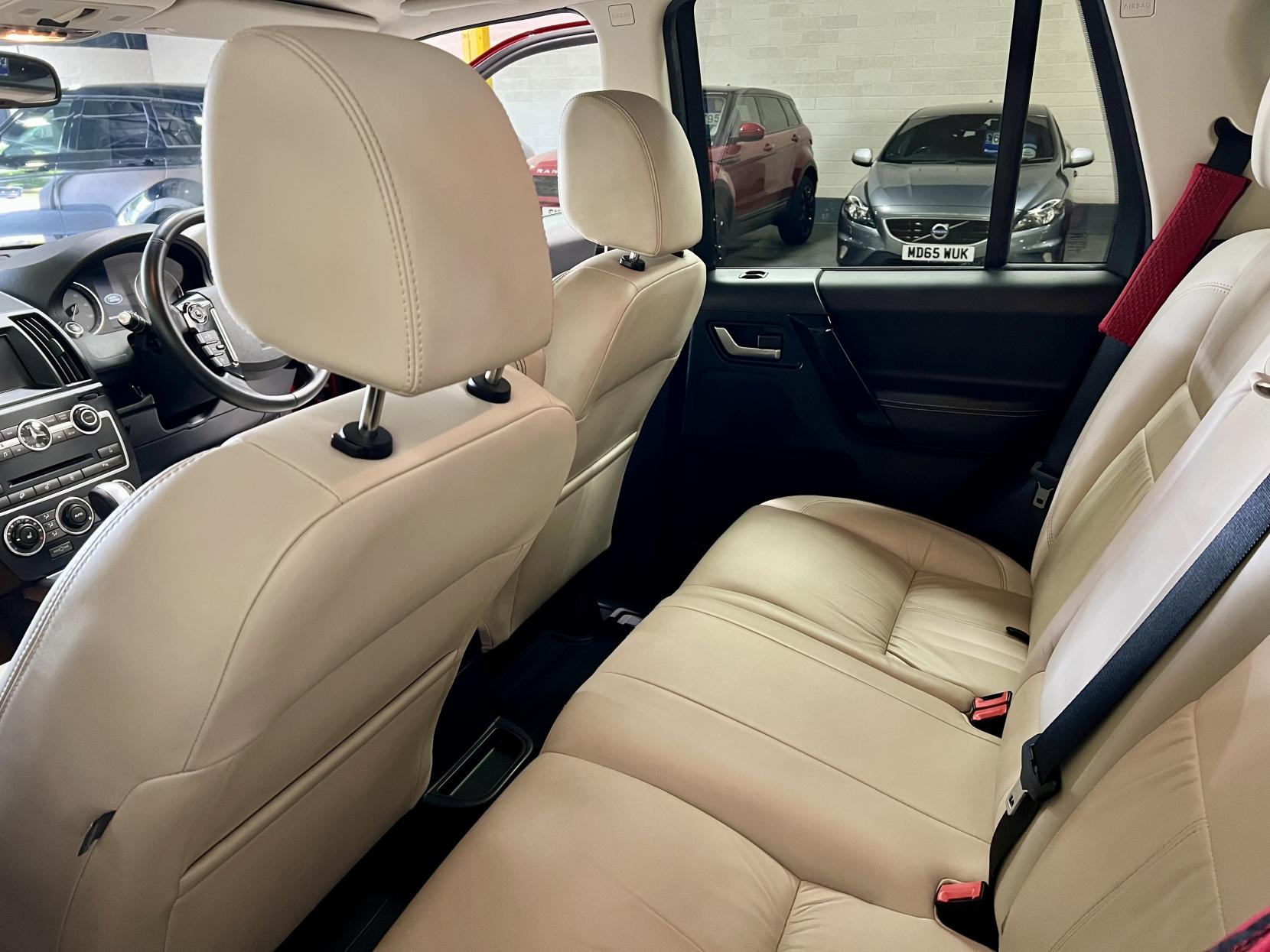 Land Rover Freelander 2 2.2 SD4 Metropolis SUV 5dr Diesel CommandShift 4WD Euro 5 (190 ps)